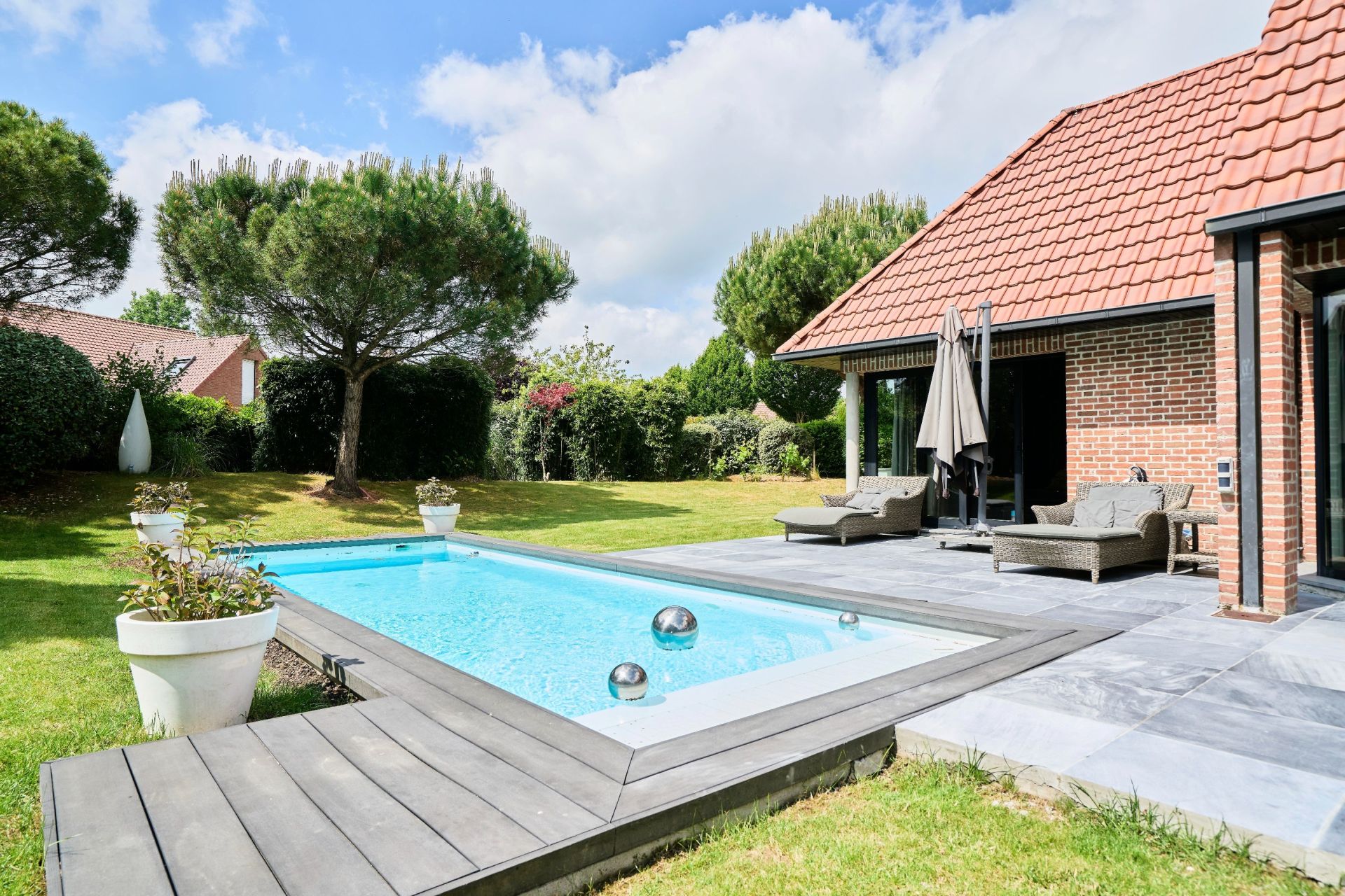 luxury house 11 Rooms for sale on CAMPHIN EN PEVELE (59780)