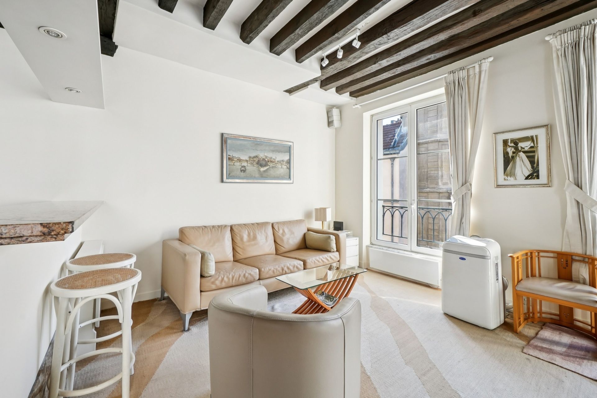 luxury apartment 2 Rooms for sale on PARIS (75001)
