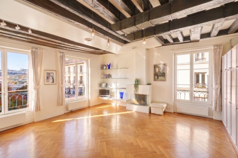 luxury apartment 2 Rooms for sale on PARIS (75001)
