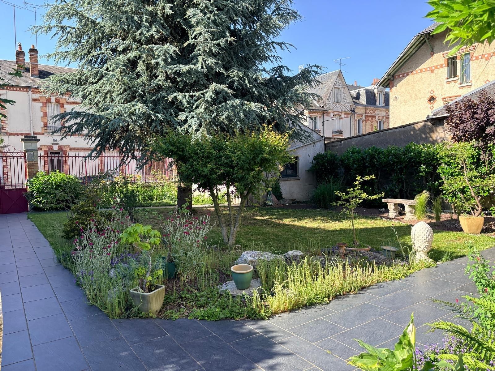 luxury house 8 Rooms for sale on ORLEANS (45100)