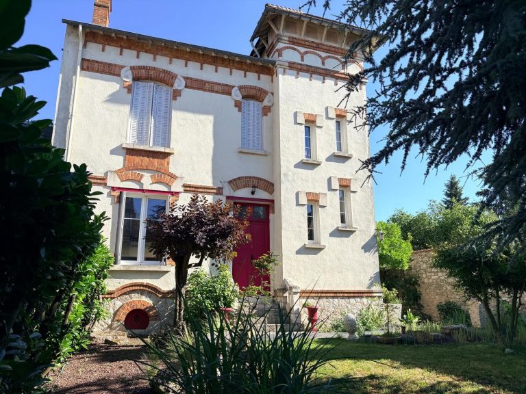 luxury house 8 Rooms for sale on ORLEANS (45100)