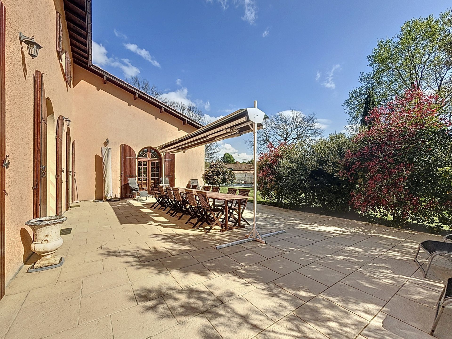 luxury house 10 Rooms for sale on MIMIZAN (40200)
