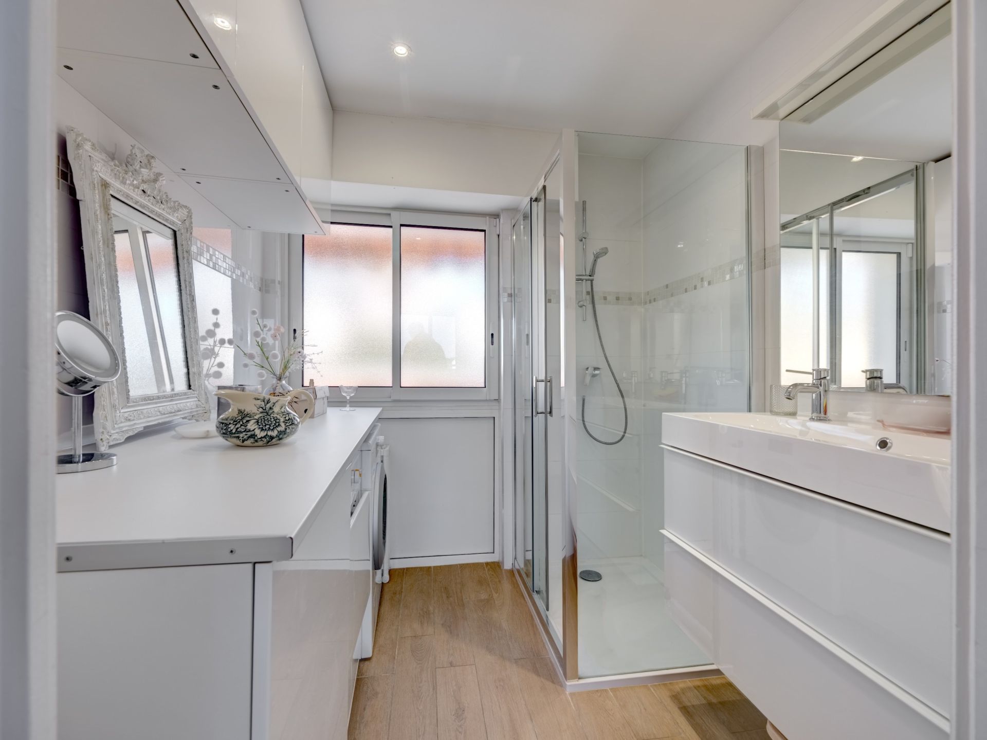 luxury apartment 3 Rooms for sale on CANNES (06400)