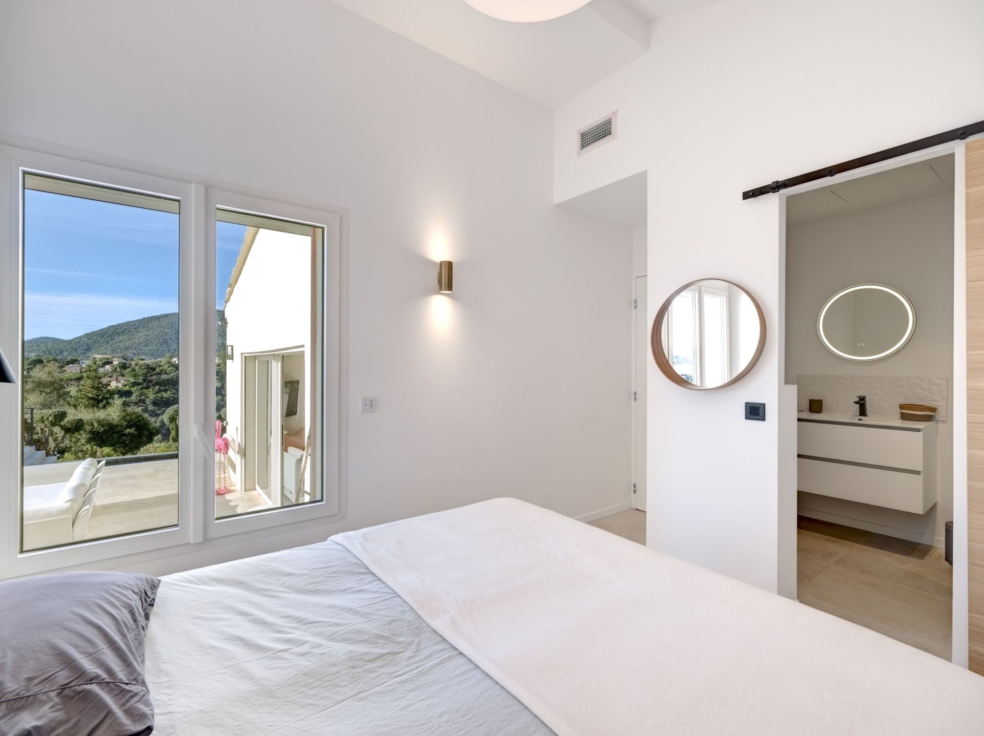 villa de luxe 8 Pièces en vente sur LES ISSAMBRES (83380)