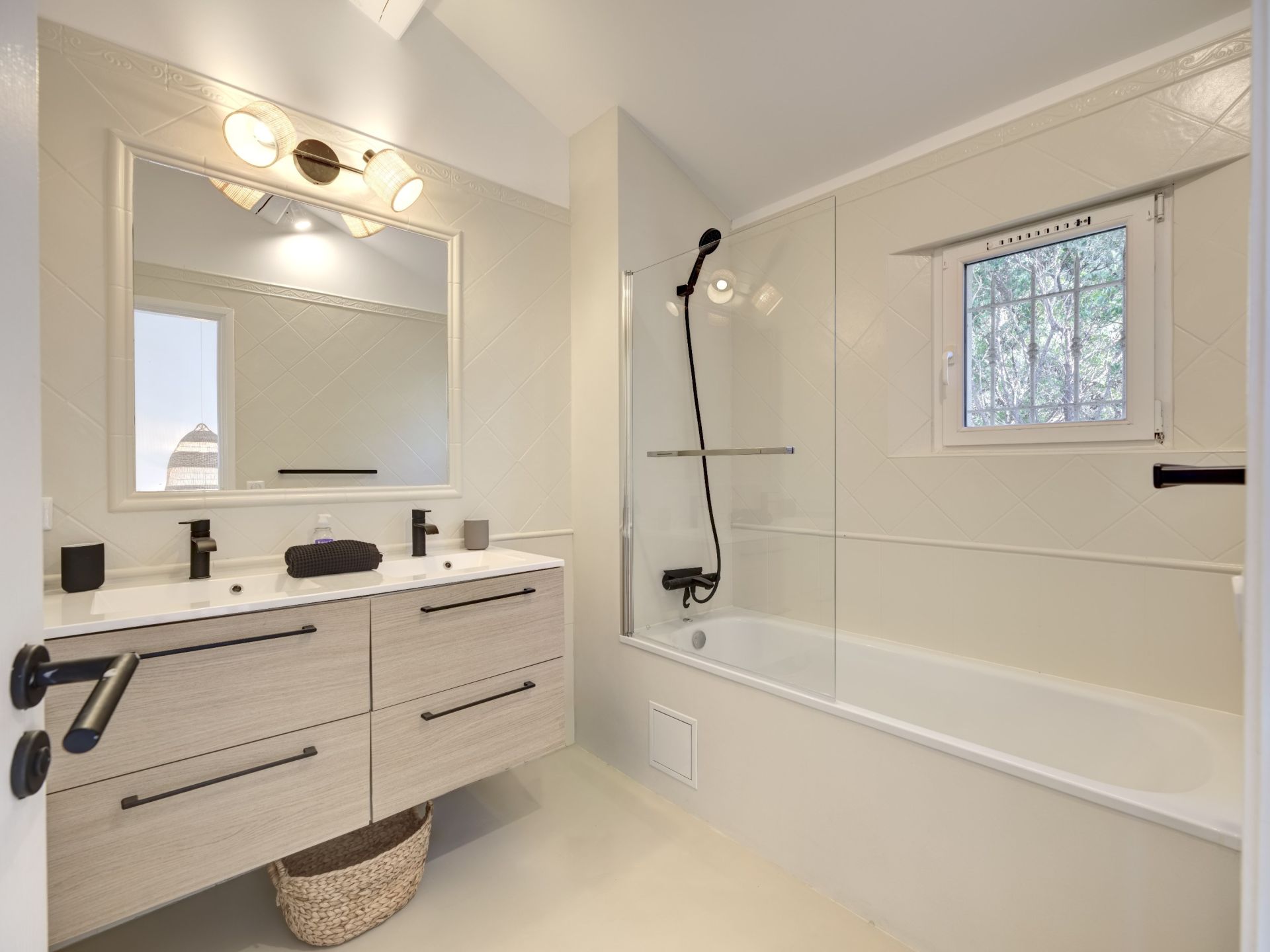 villa de luxe 8 Pièces en vente sur LES ISSAMBRES (83380)