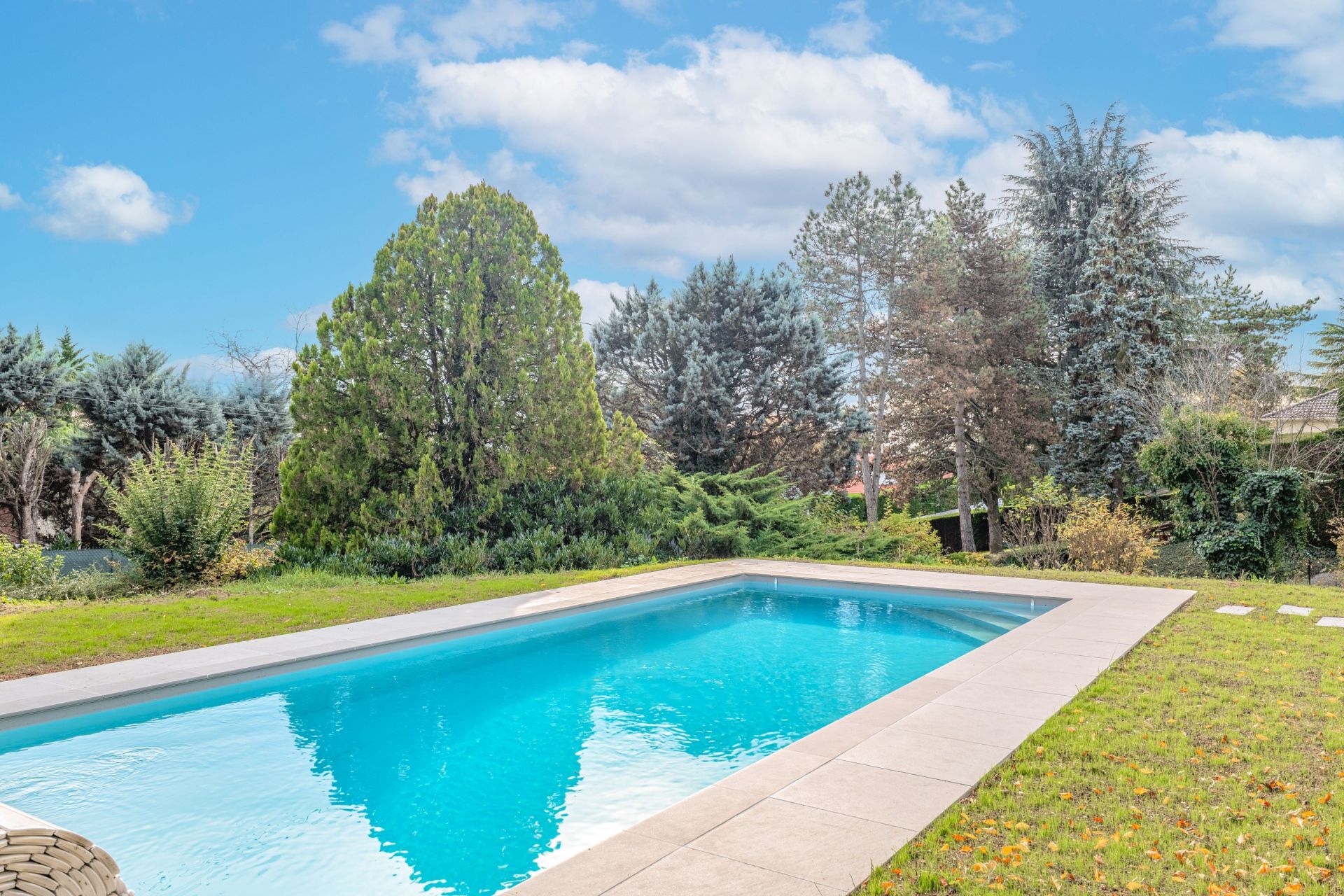 luxury house 5 Rooms for sale on DARDILLY (69570)