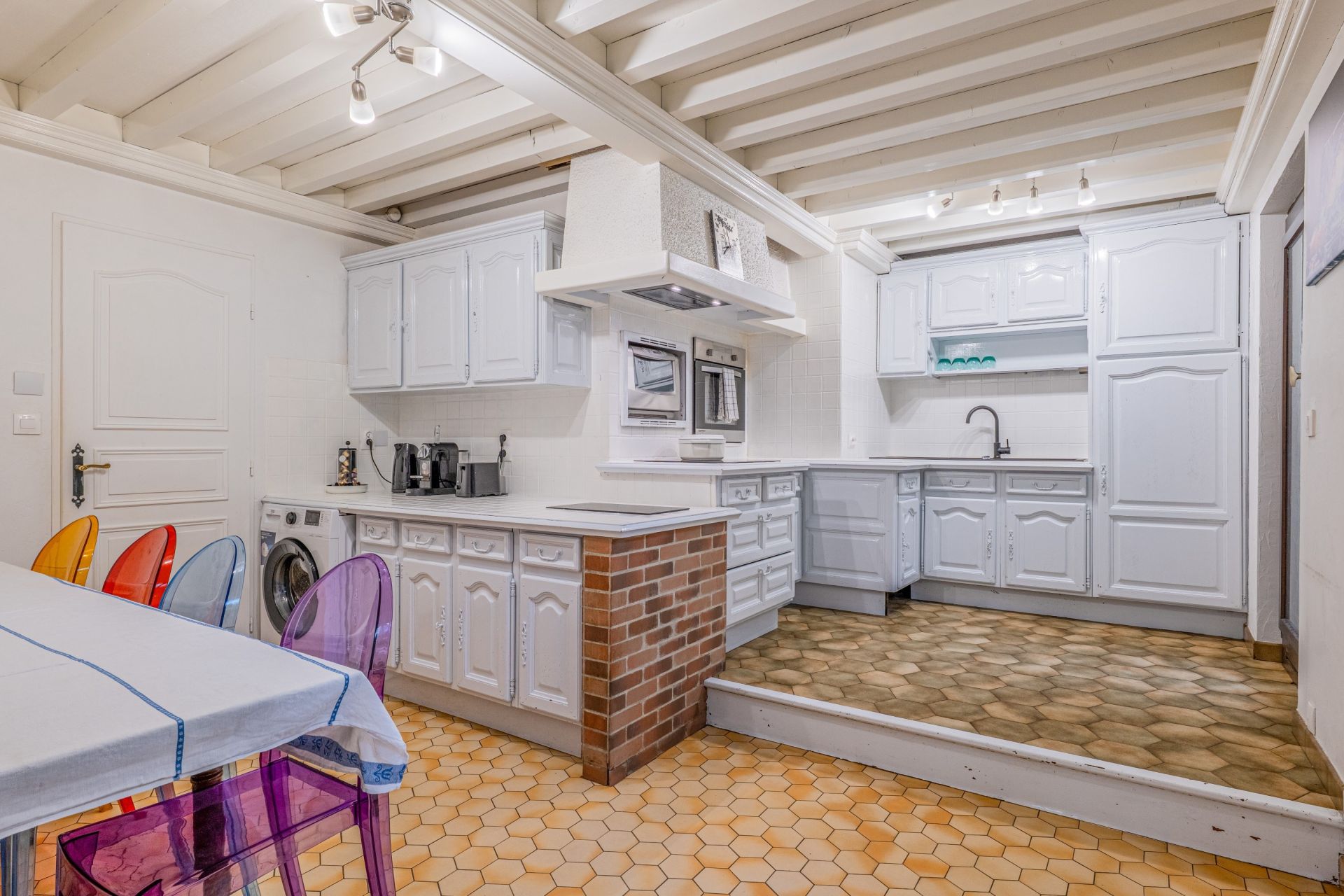 luxury house 5 Rooms for sale on DARDILLY (69570)