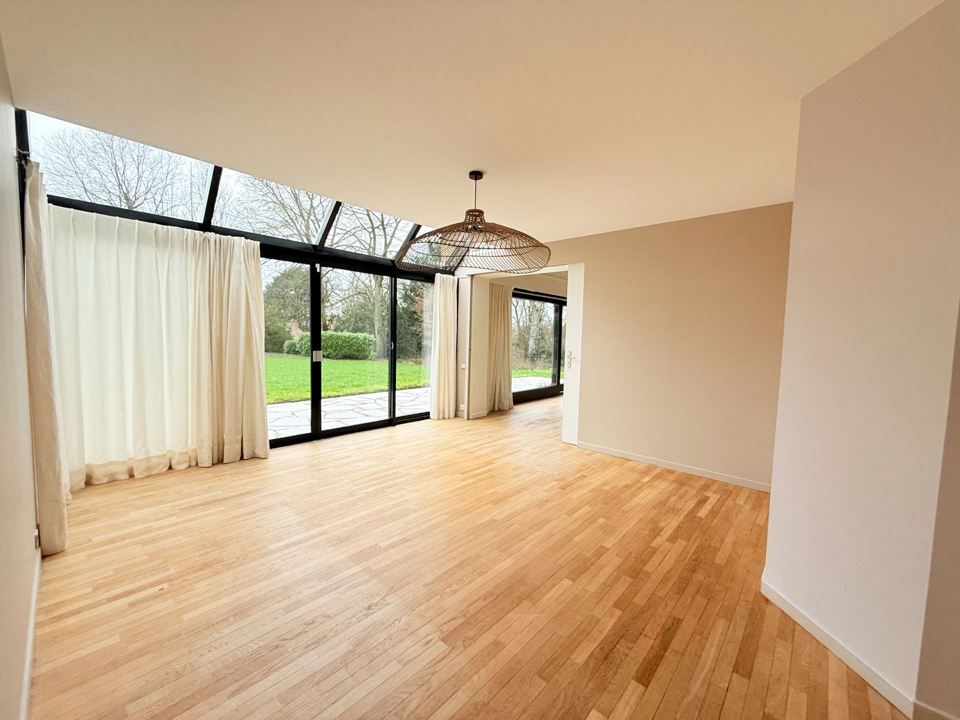 maison de luxe 7 Pièces en location sur CROIX (59170)