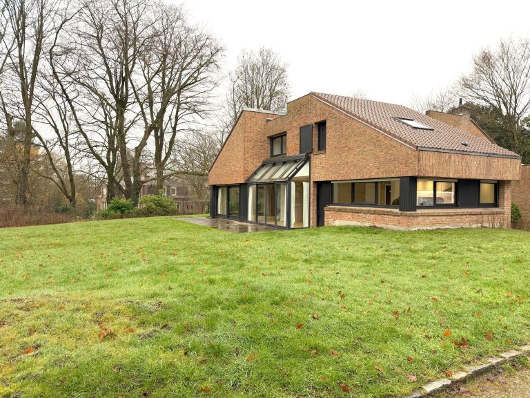 maison de luxe 7 Pièces en location sur CROIX (59170)