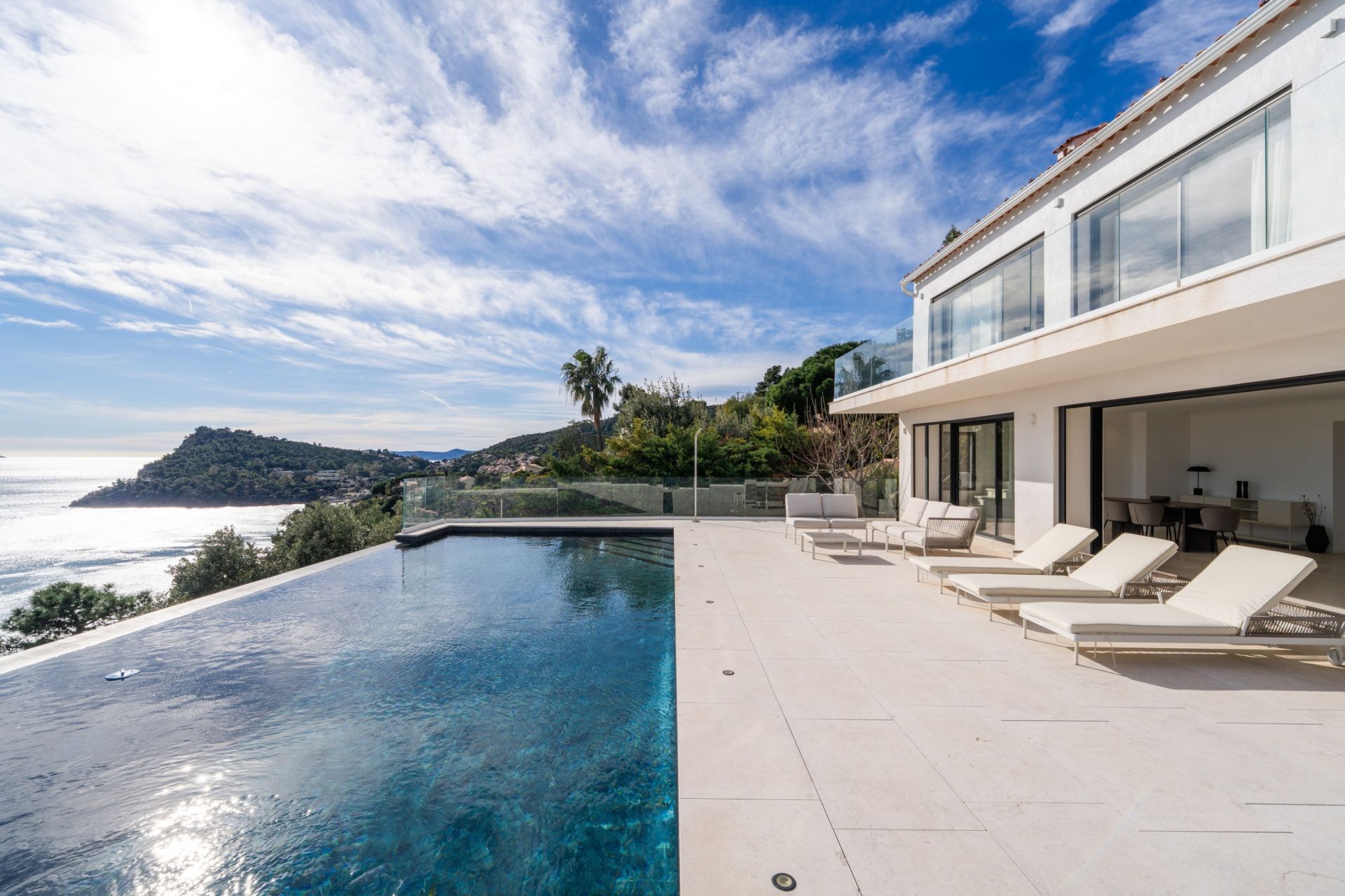 maison de luxe 5 Pièces en vente sur RAYOL CANADEL SUR MER (83820)
