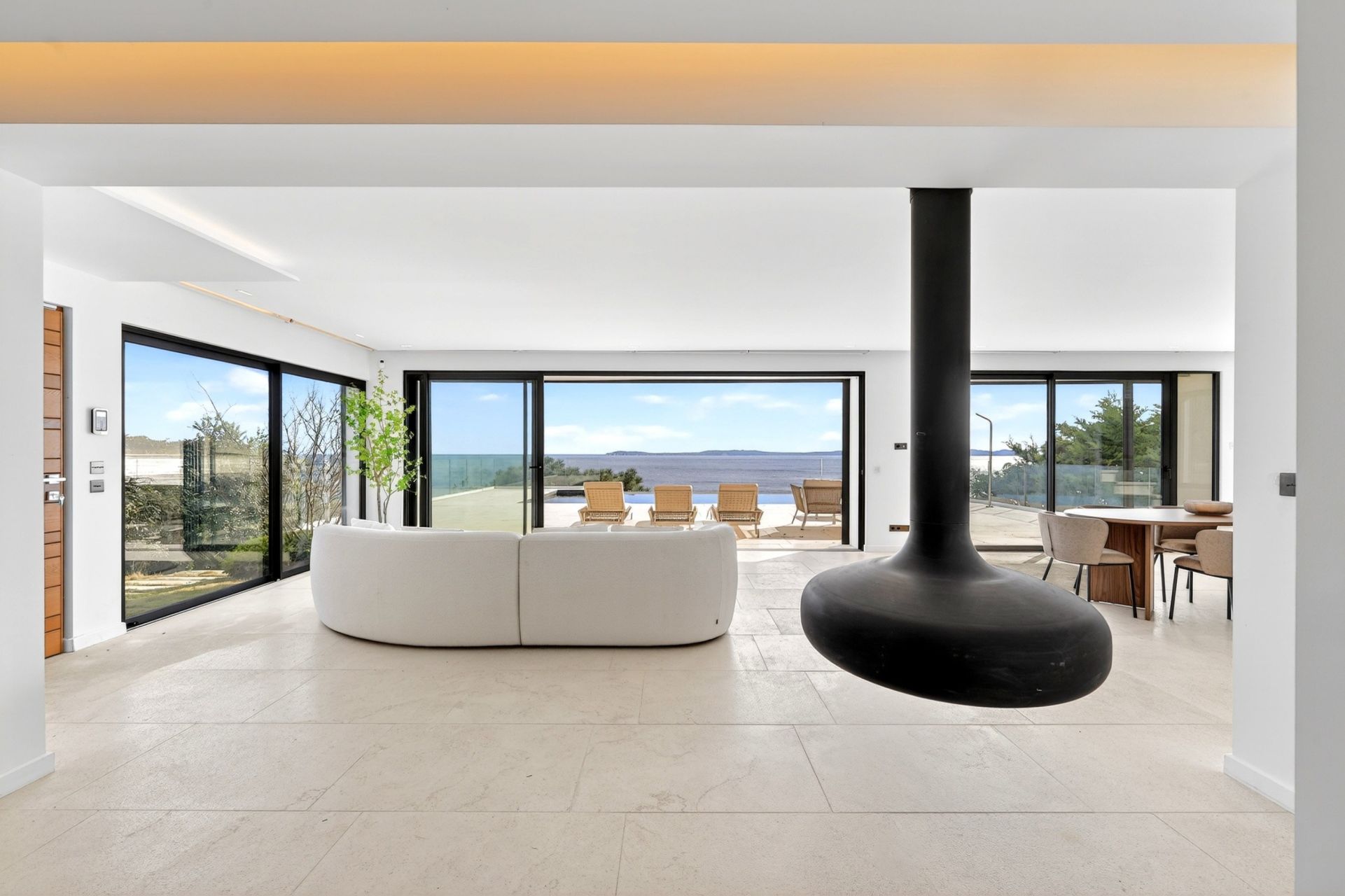 maison de luxe 5 Pièces en vente sur RAYOL CANADEL SUR MER (83820)