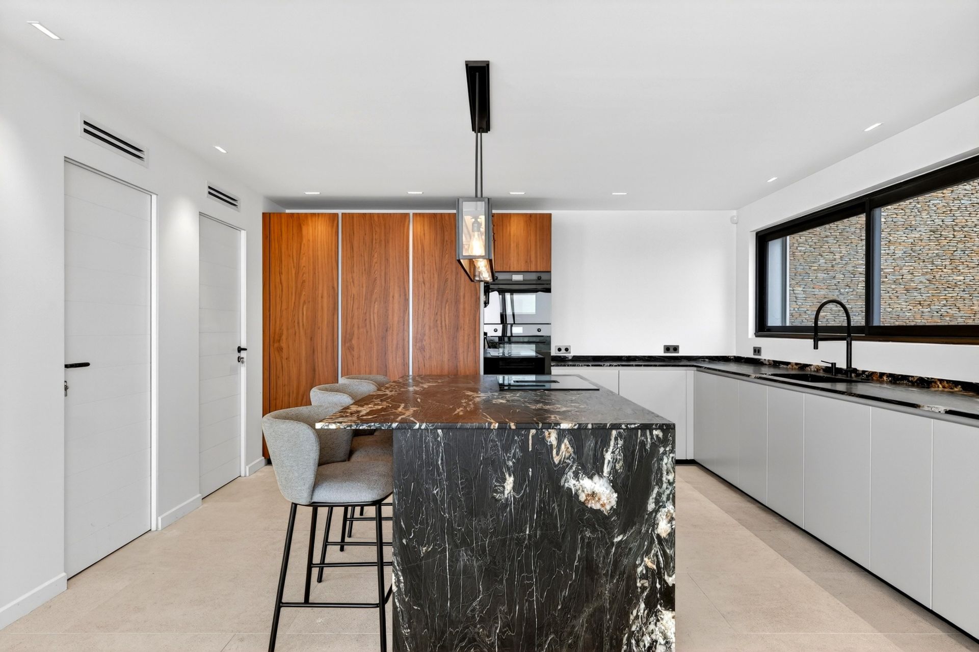 maison de luxe 5 Pièces en vente sur RAYOL CANADEL SUR MER (83820)