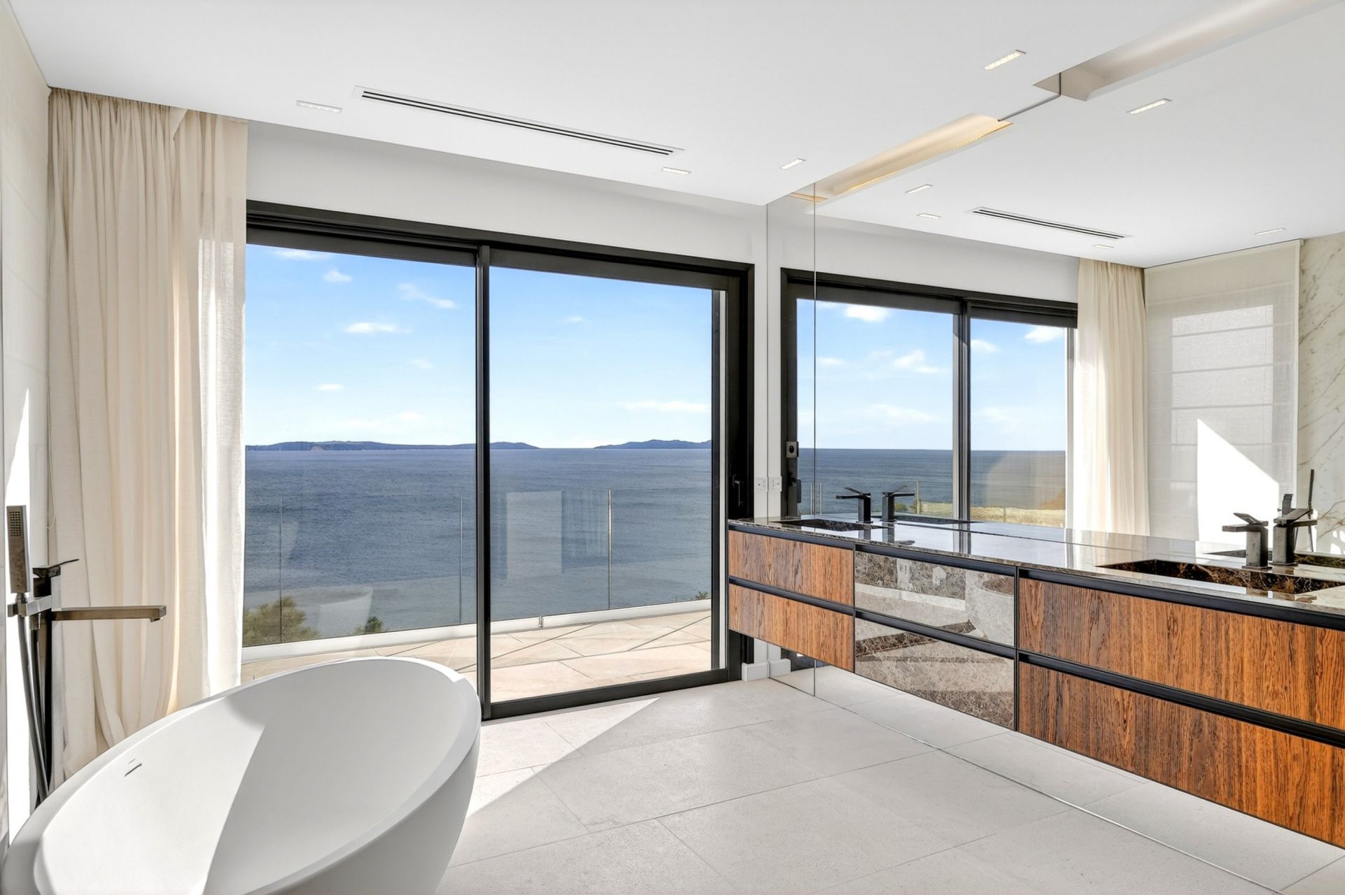 maison de luxe 5 Pièces en vente sur RAYOL CANADEL SUR MER (83820)
