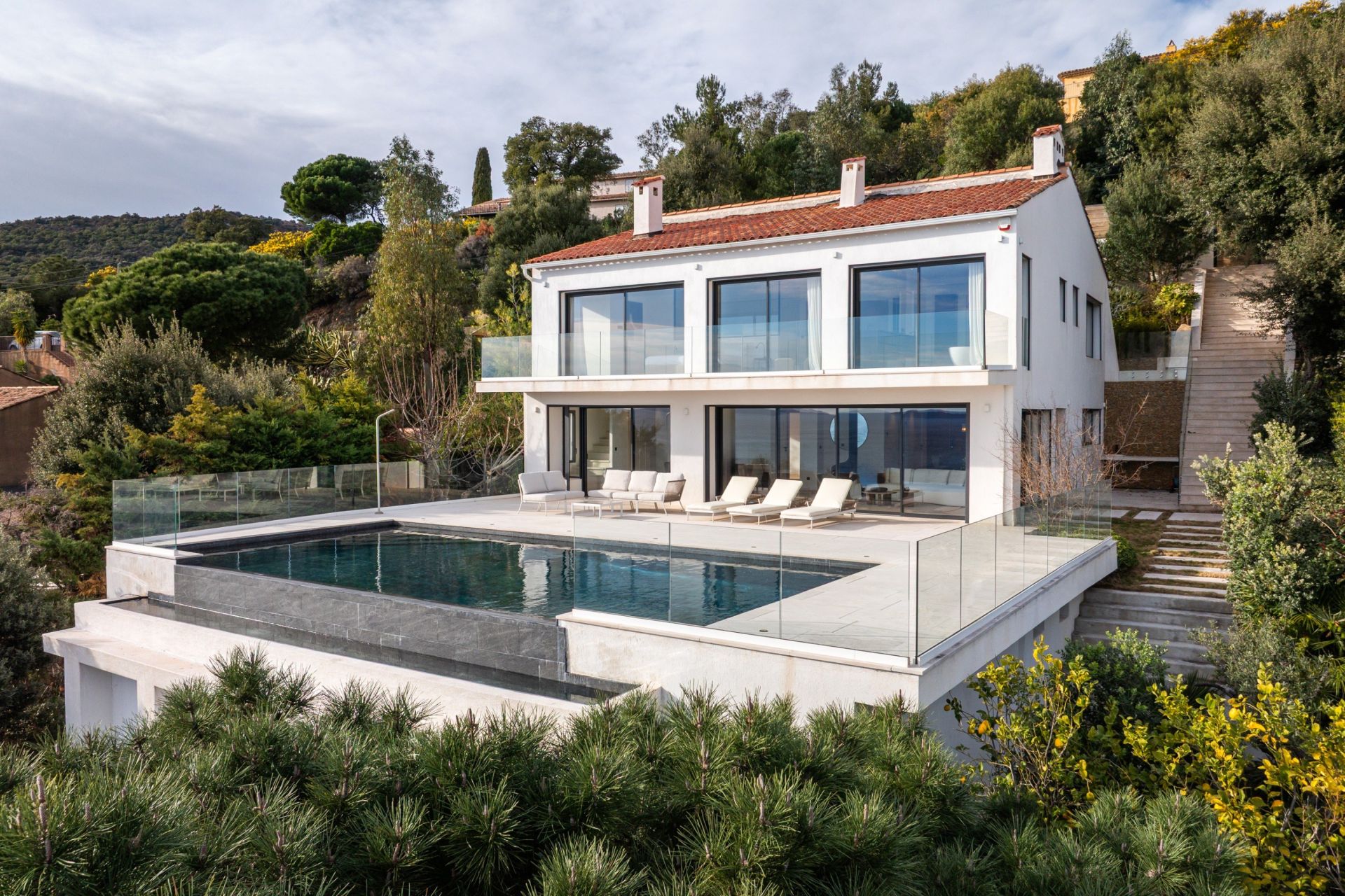 maison de luxe 5 Pièces en vente sur RAYOL CANADEL SUR MER (83820)