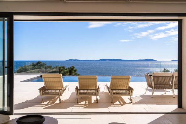 Sale Luxury house Rayol-Canadel-sur-Mer 5&nbsp;Rooms 204&nbsp;m²