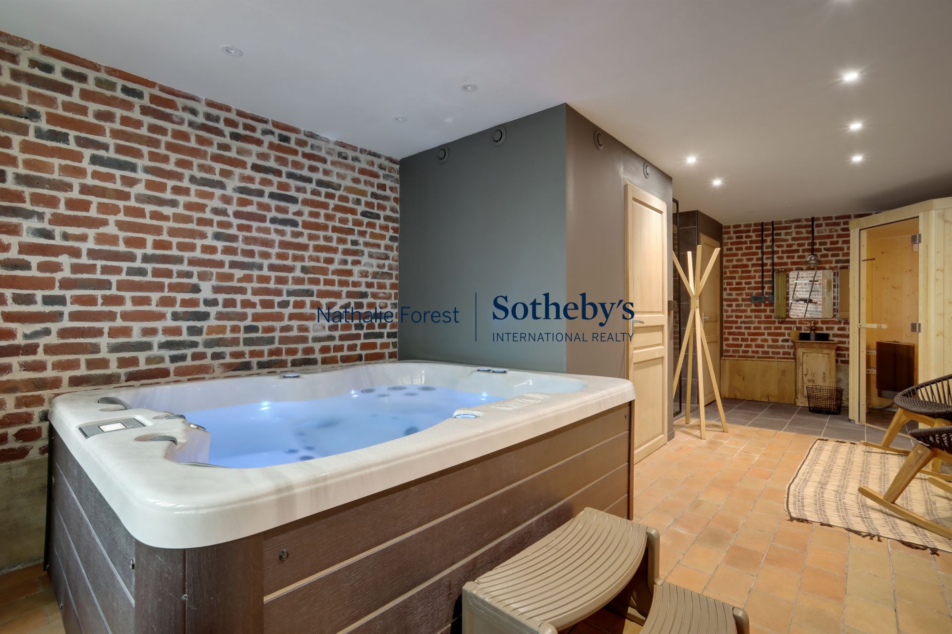 maison de luxe 14 Pièces en vente sur CROIX (59170)