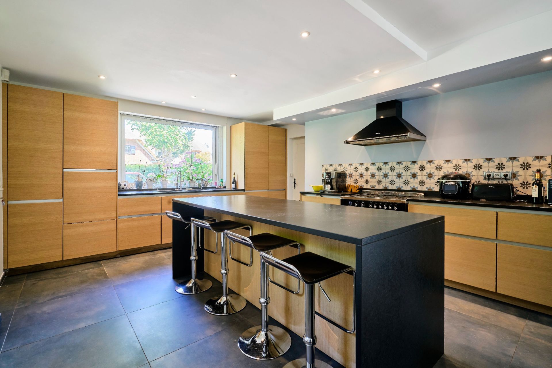 luxury house 9 Rooms for sale on MARCQ EN BAROEUL (59700)