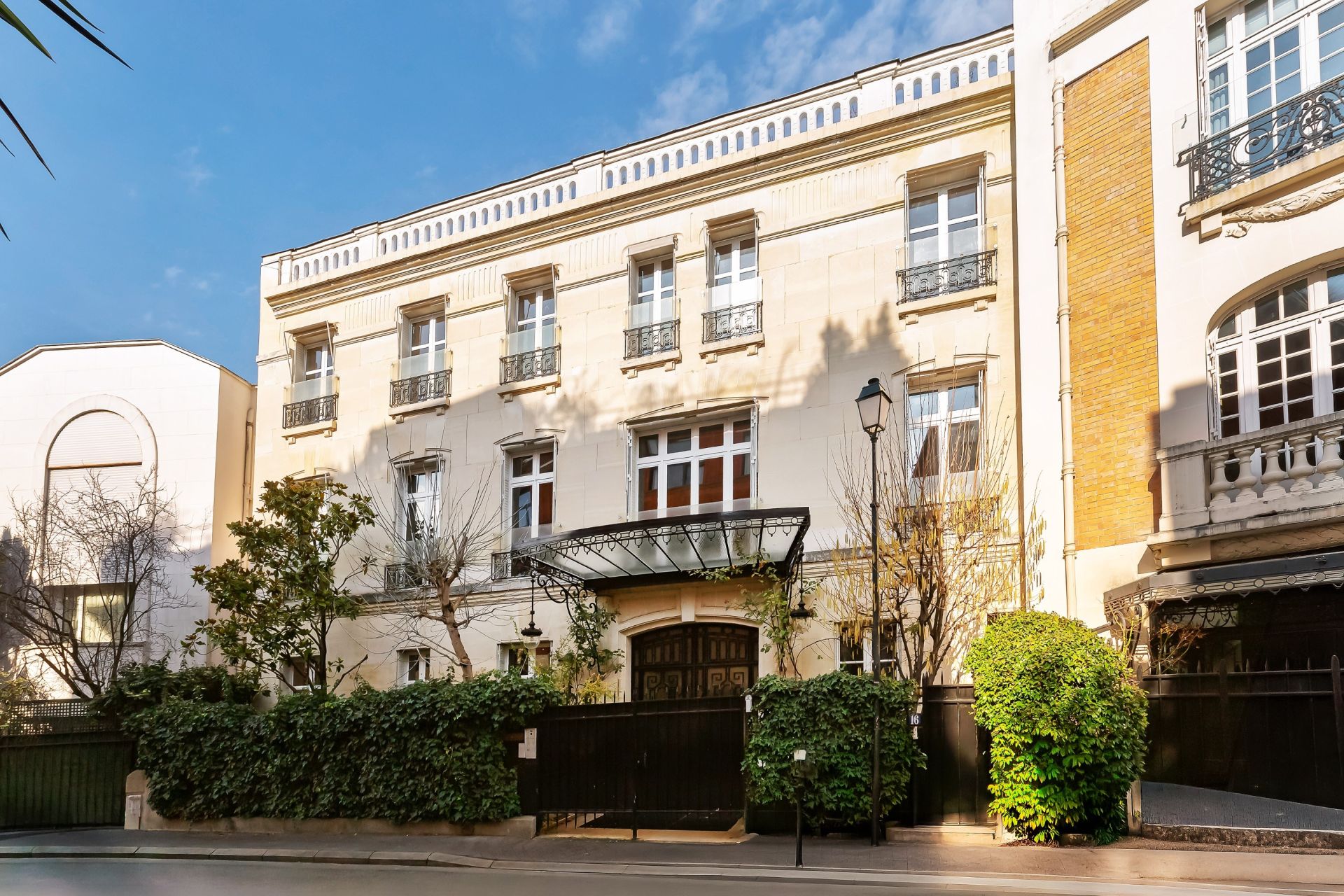luxury house 11 Rooms for sale on NEUILLY SUR SEINE (92200)