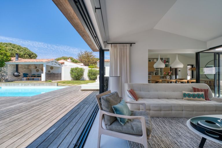 luxury house 9 Rooms for sale on LE BOIS PLAGE EN RE (17580)