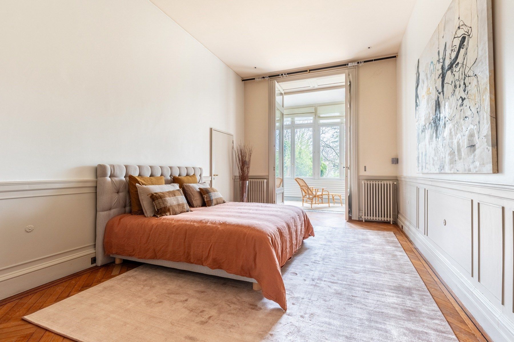 luxury apartment 8 Rooms for sale on BORDEAUX (33000)