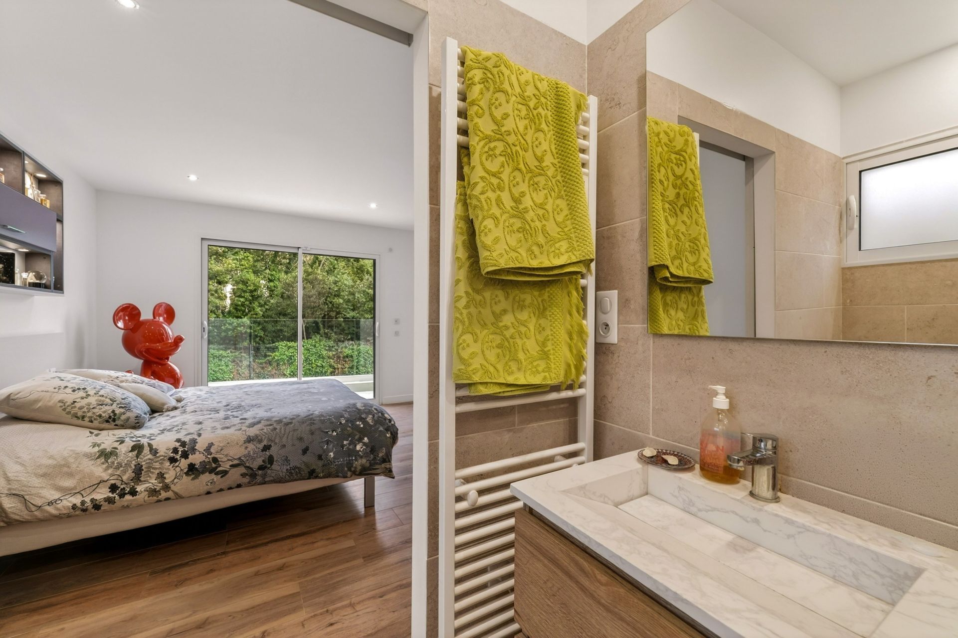 luxury house 6 Rooms for sale on MARSEILLE (13009)