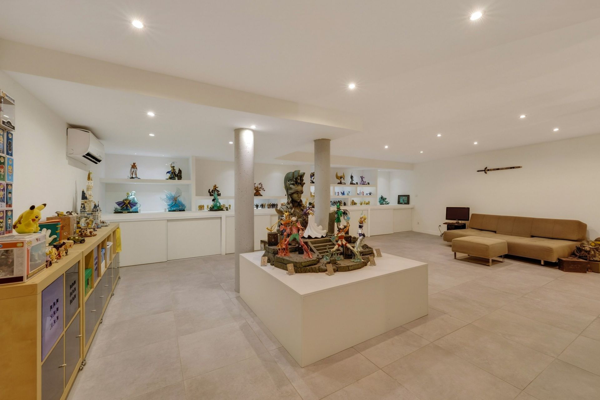 luxury house 6 Rooms for sale on MARSEILLE (13009)