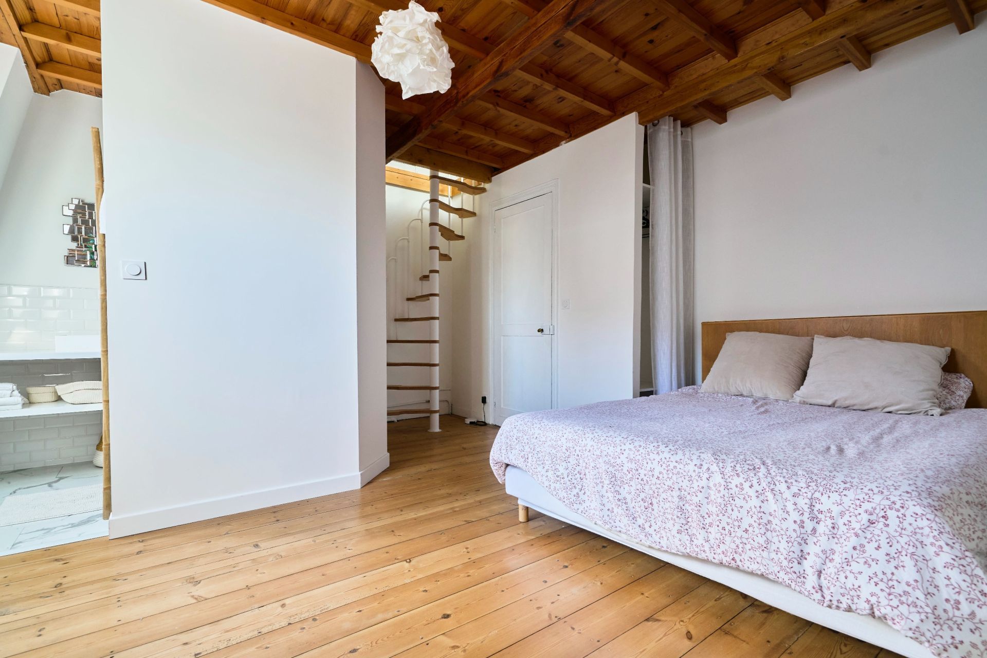 luxury house 5 Rooms for sale on LILLE (59000)