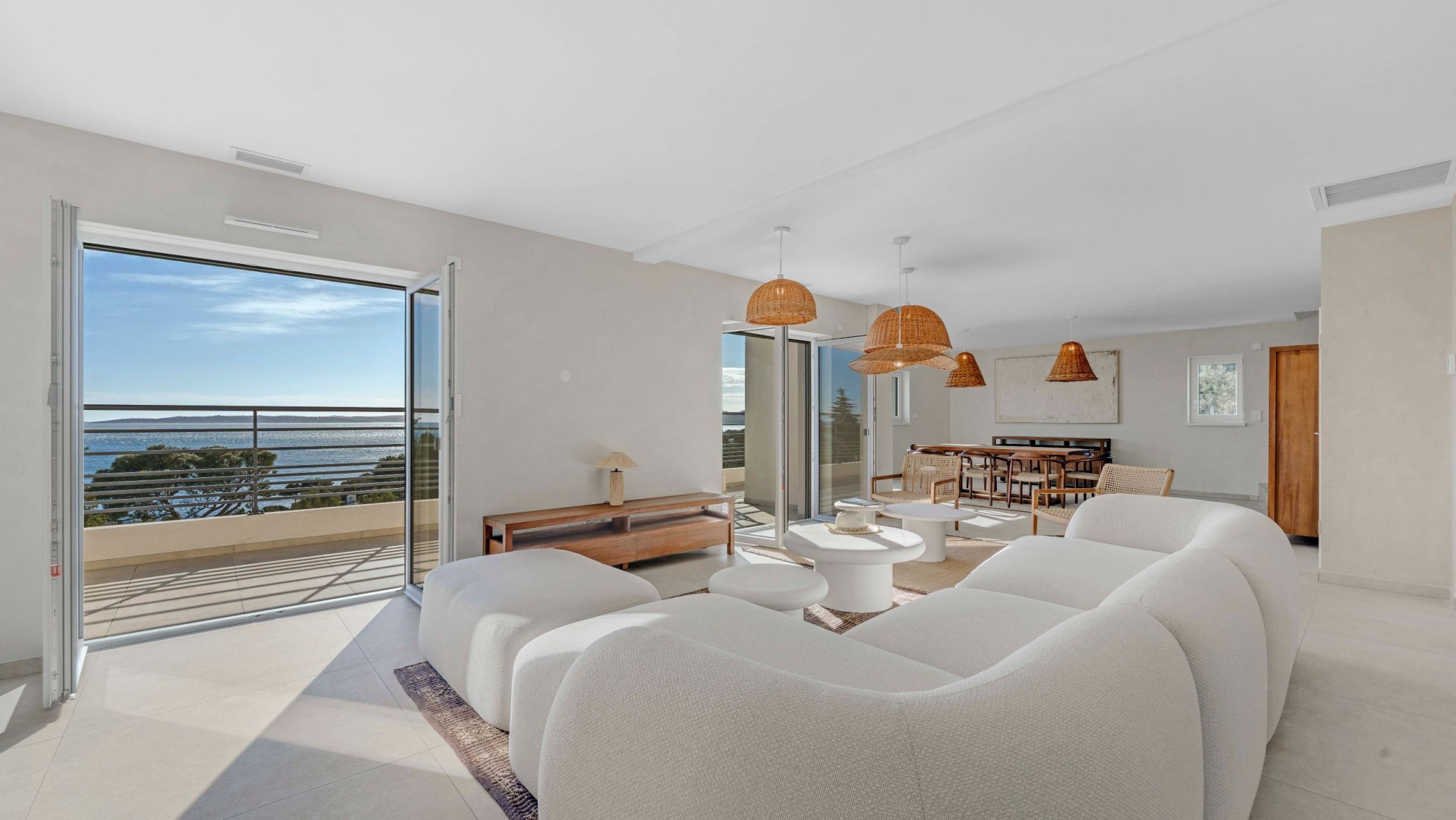 villa de luxe 6 Pièces en vente sur LES ISSAMBRES (83380)