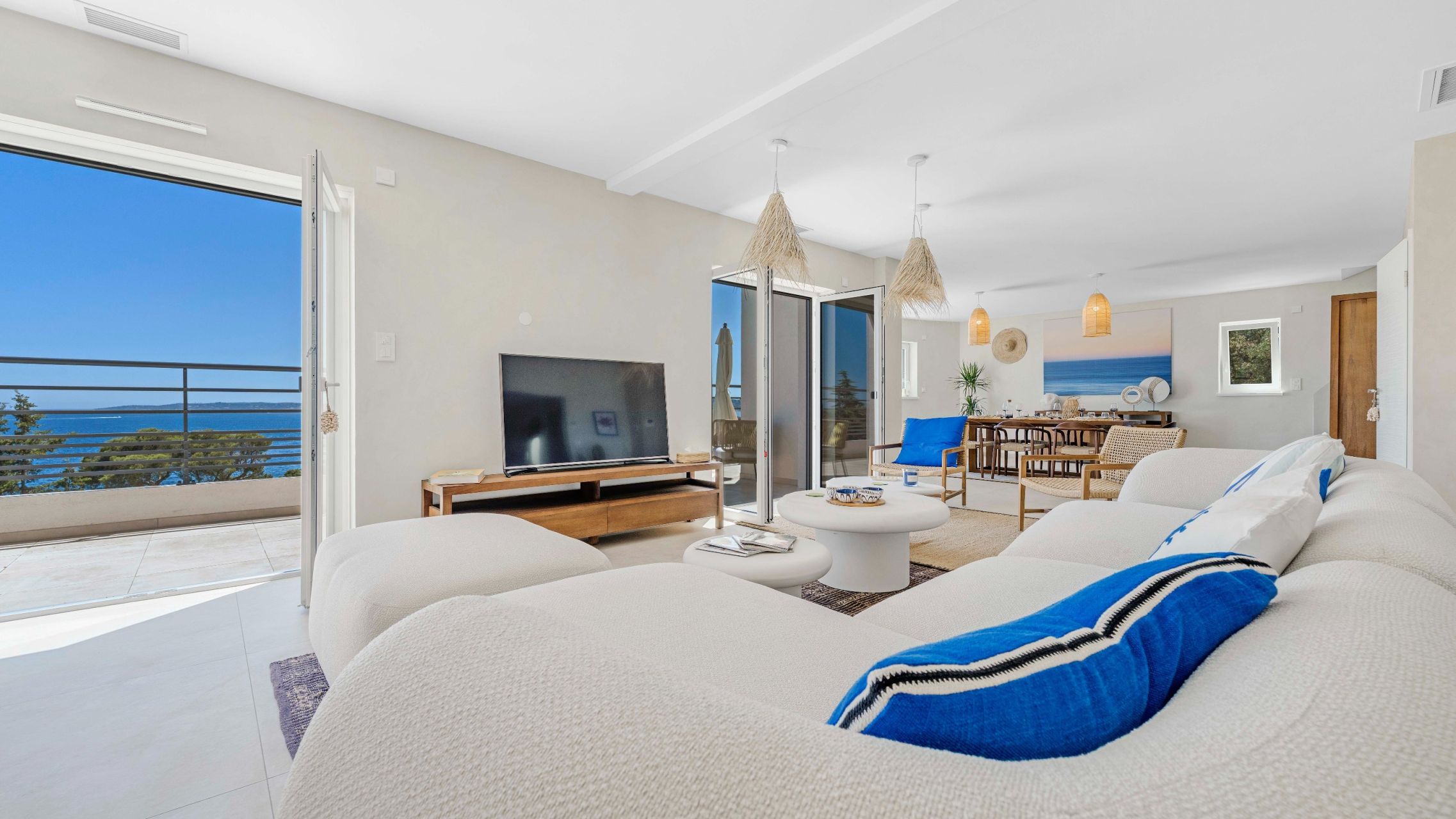 villa de luxe 6 Pièces en vente sur LES ISSAMBRES (83380)