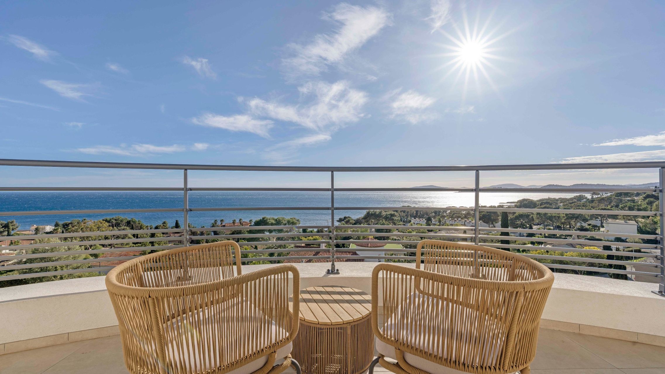 villa de luxe 6 Pièces en vente sur LES ISSAMBRES (83380)