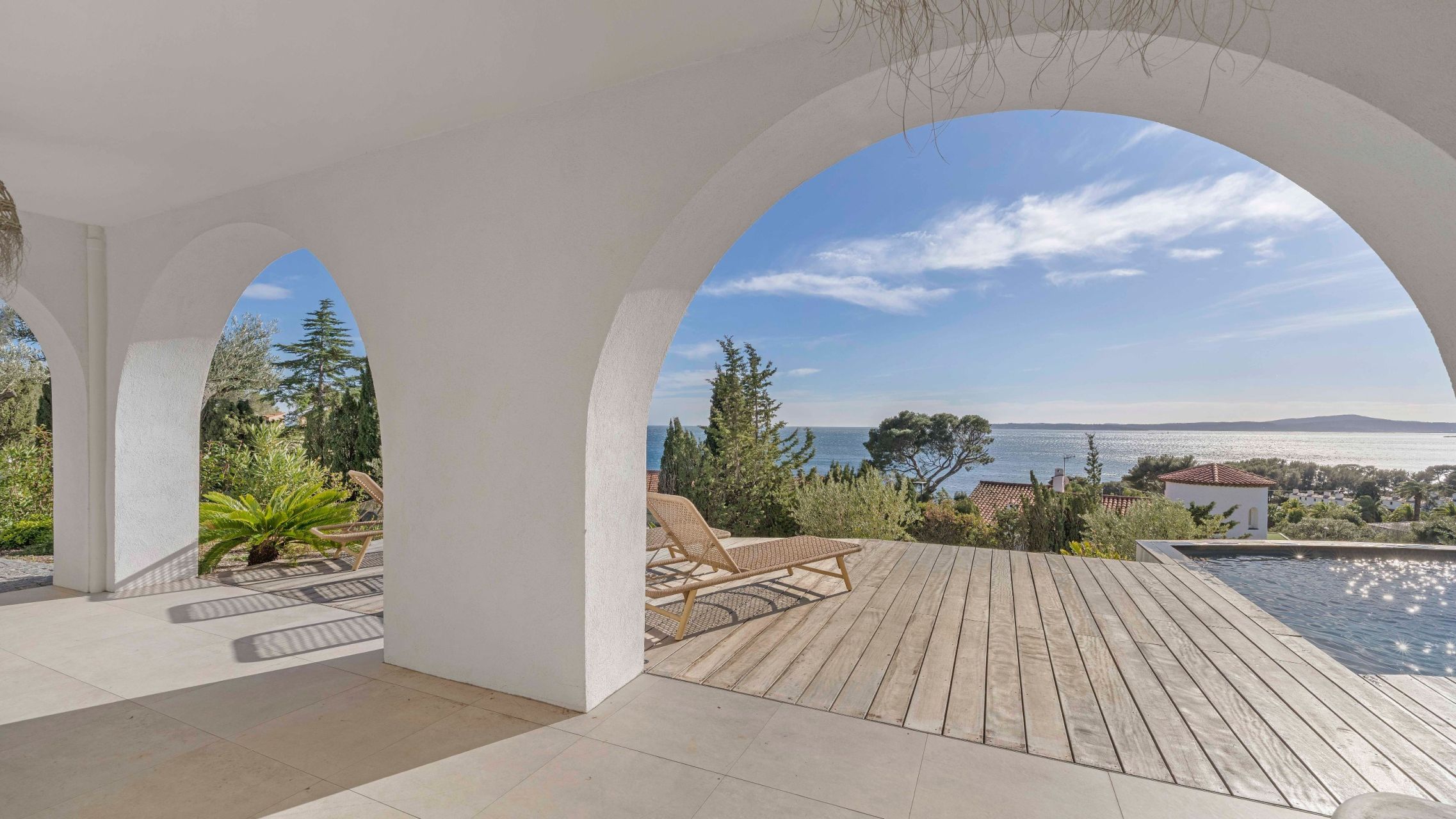 villa de luxe 6 Pièces en vente sur LES ISSAMBRES (83380)