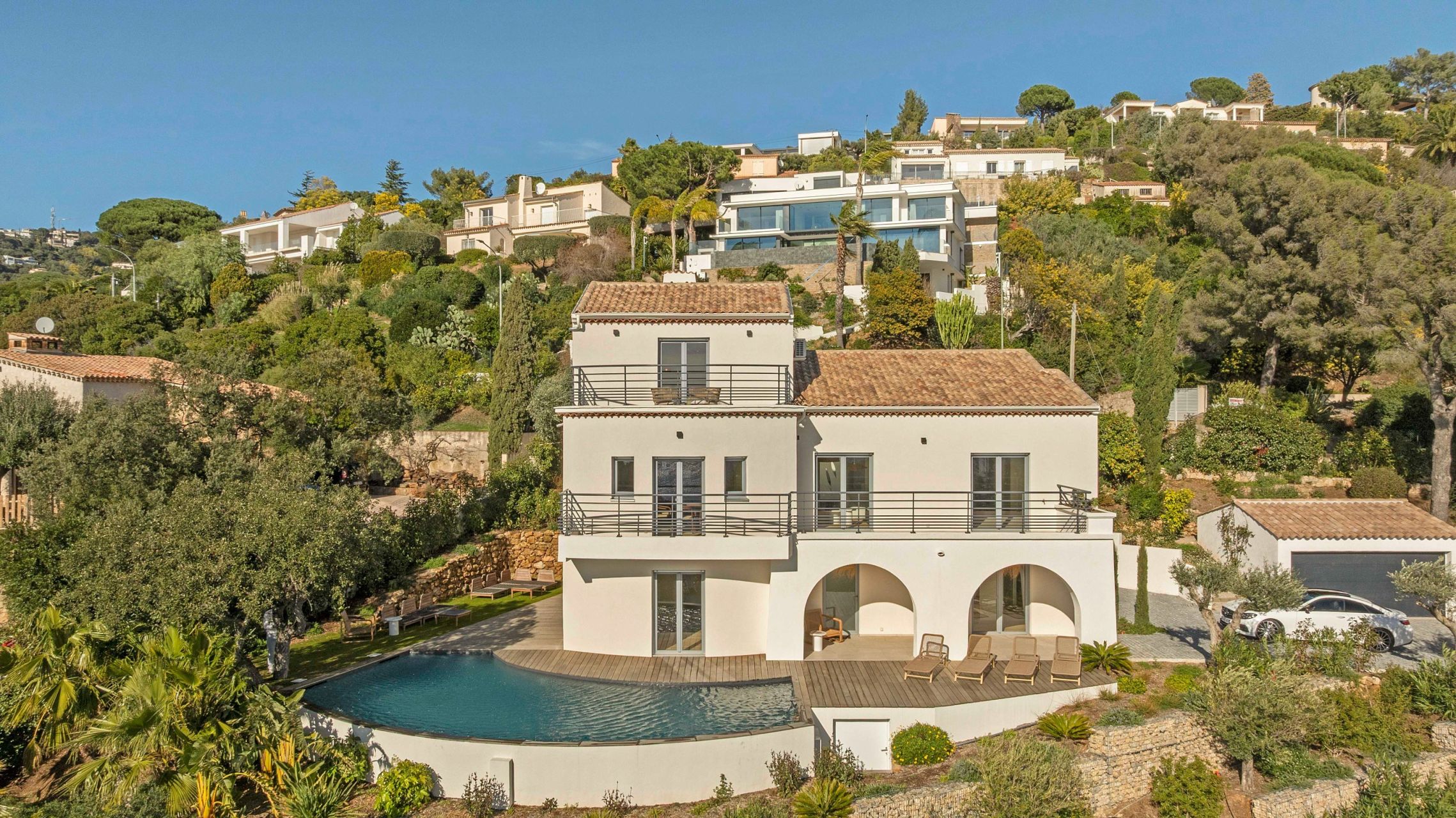 villa de luxe 6 Pièces en vente sur LES ISSAMBRES (83380)