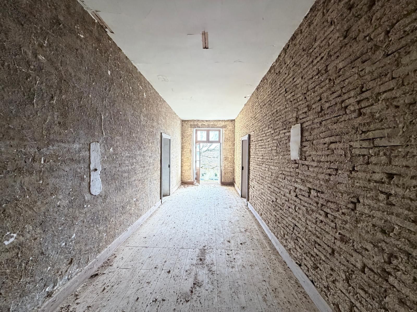 luxury house 8 Rooms for sale on SOLOMIAC (32120)