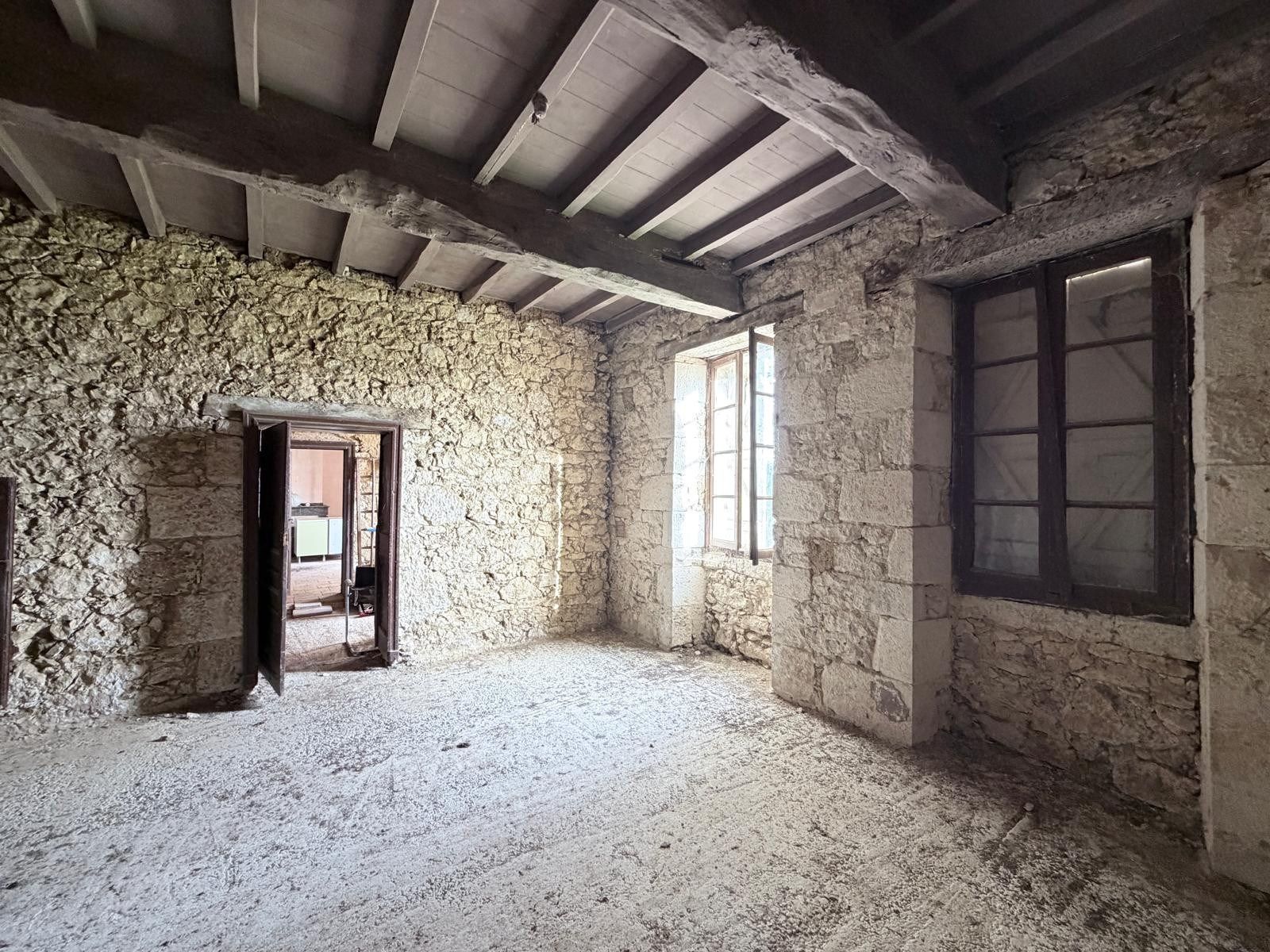 luxury house 8 Rooms for sale on SOLOMIAC (32120)