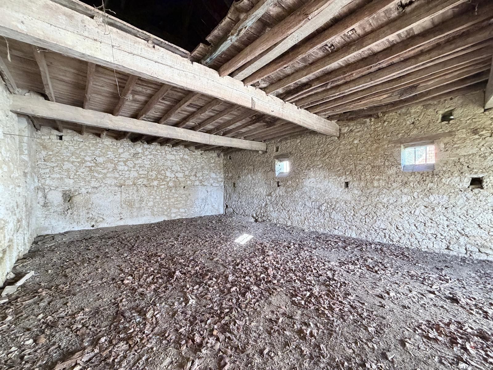 luxury house 8 Rooms for sale on SOLOMIAC (32120)