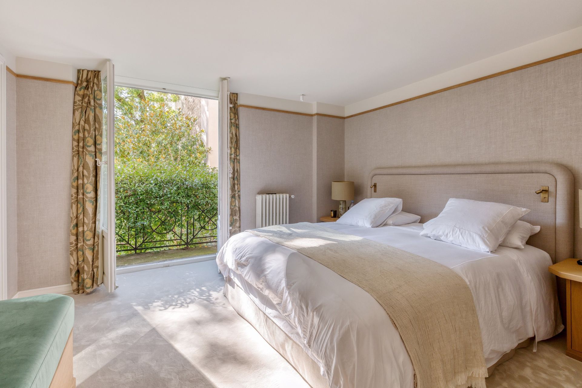 luxury apartment 7 Rooms for sale on PARIS (75007)