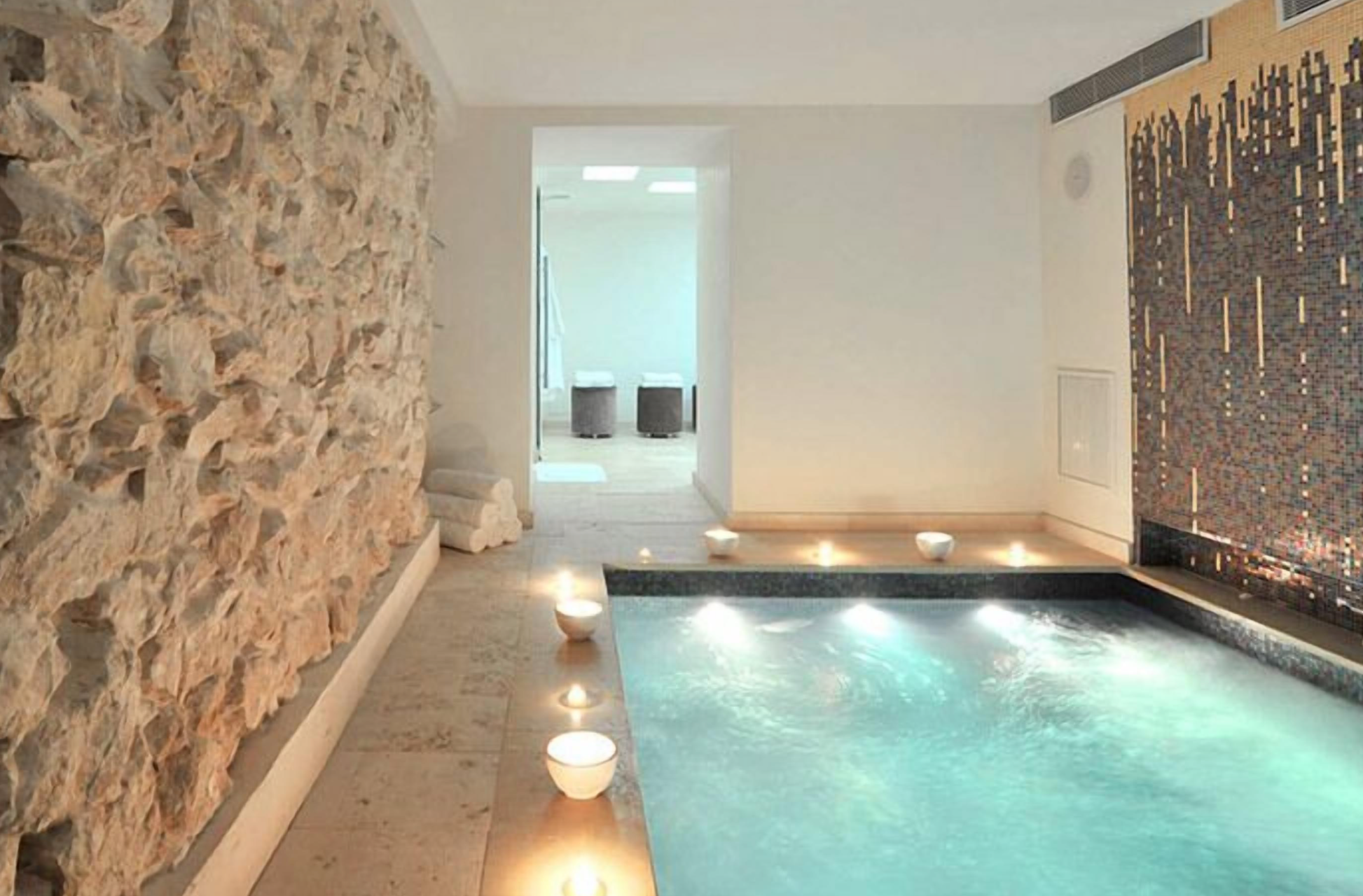 luxury house 7 Rooms for sale on AIX EN PROVENCE (13100)
