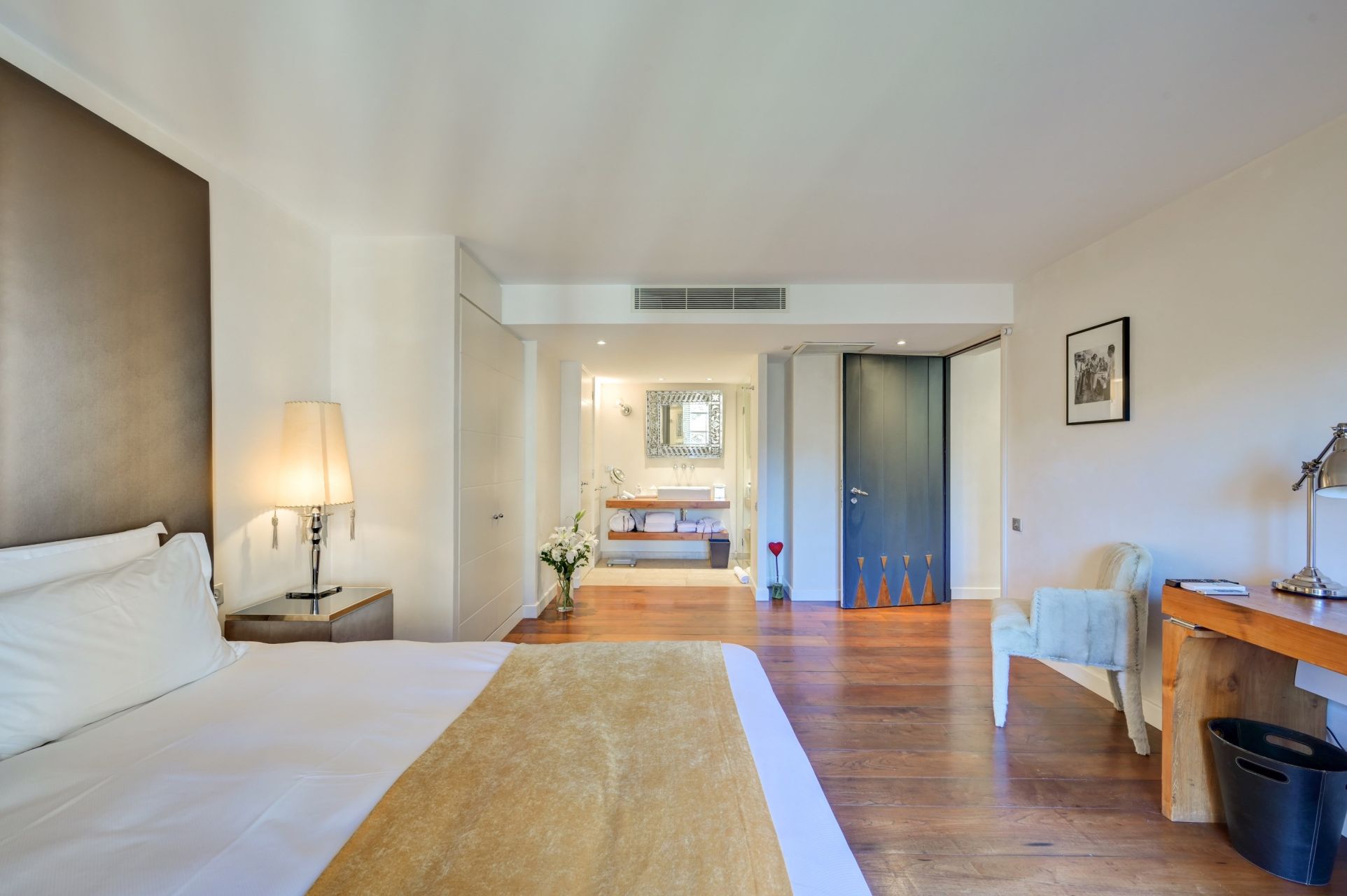 luxury house 7 Rooms for sale on AIX EN PROVENCE (13100)