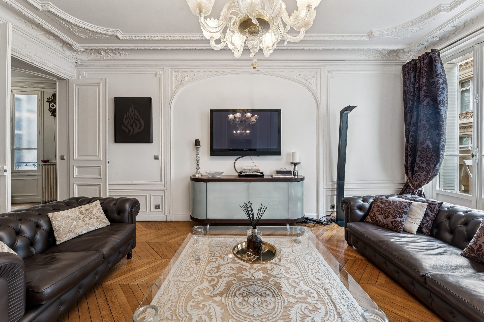 luxury apartment 6 Rooms for sale on PARIS (75116)