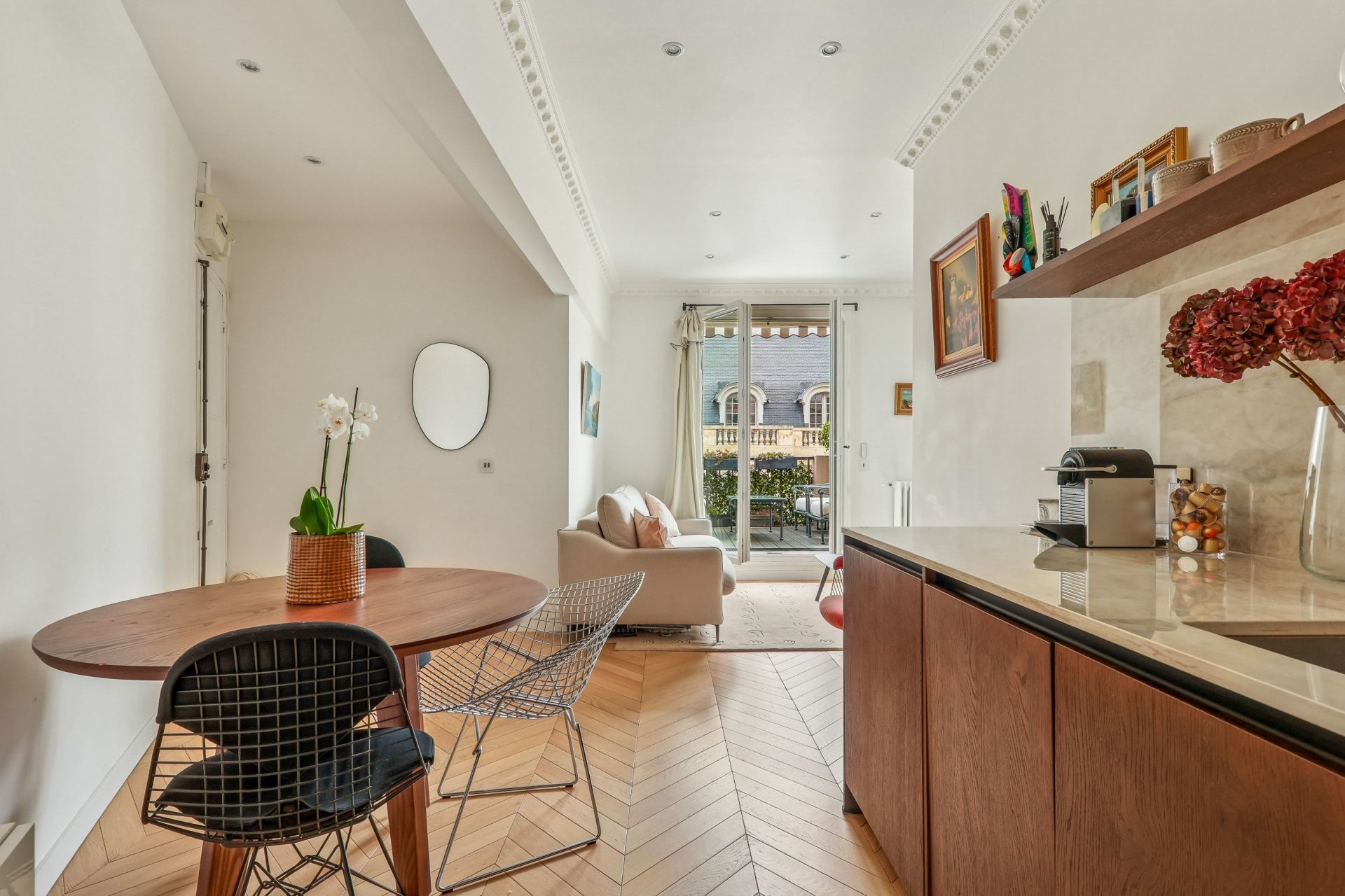 luxury studio for sale on PARIS (75009)