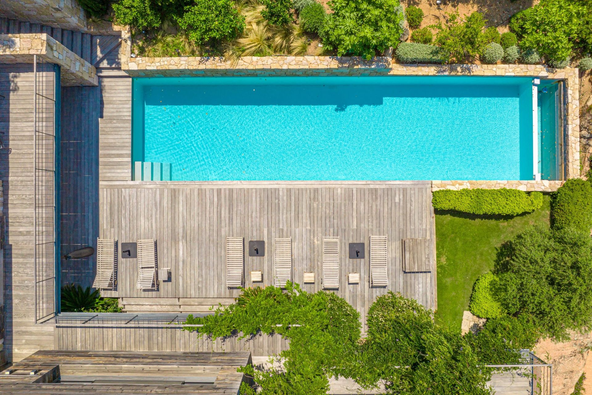 luxury villa 9 Rooms for sale on PORTO VECCHIO (20137)