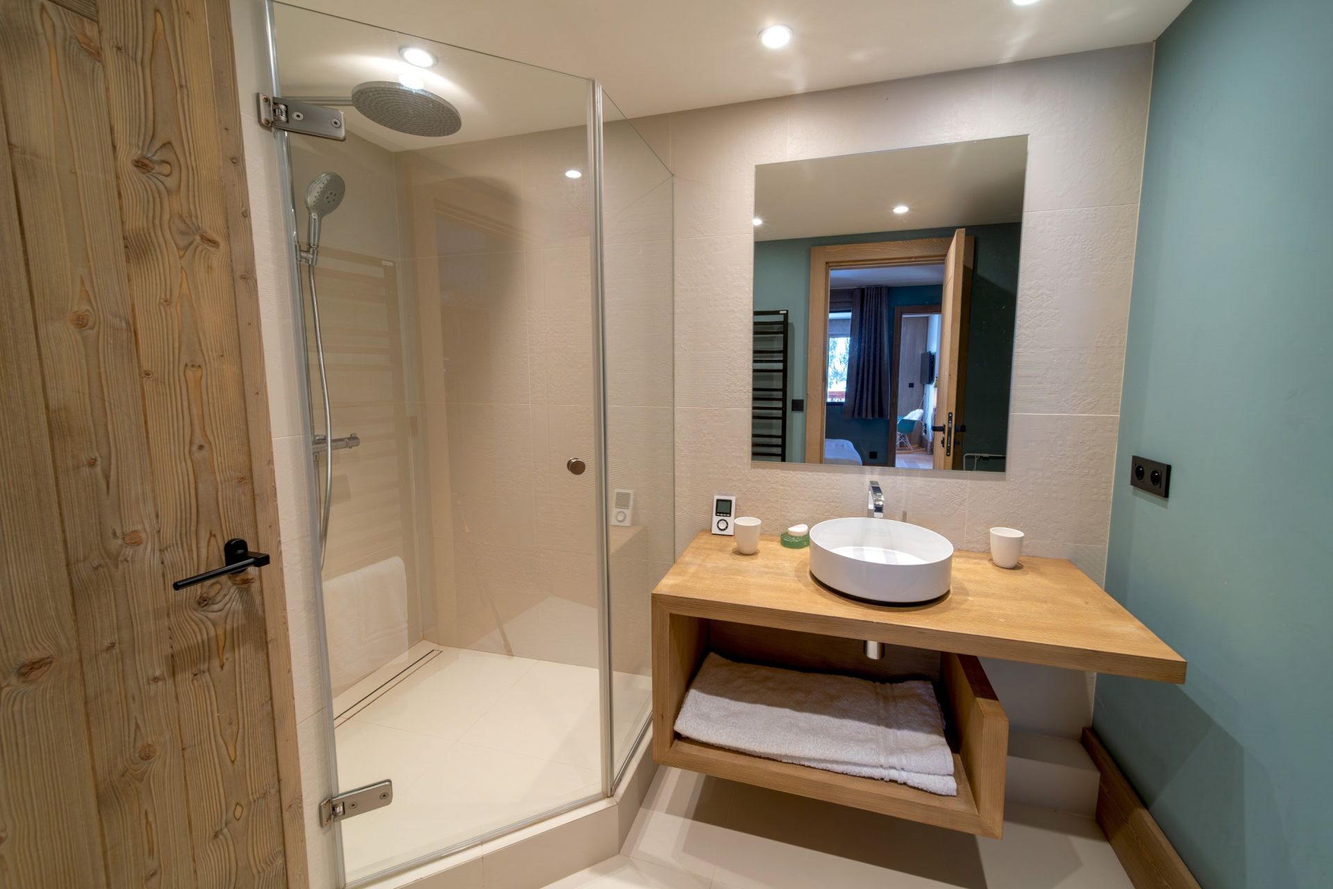 luxury apartment 3 Rooms for sale on MERIBEL LES ALLUES (73550)