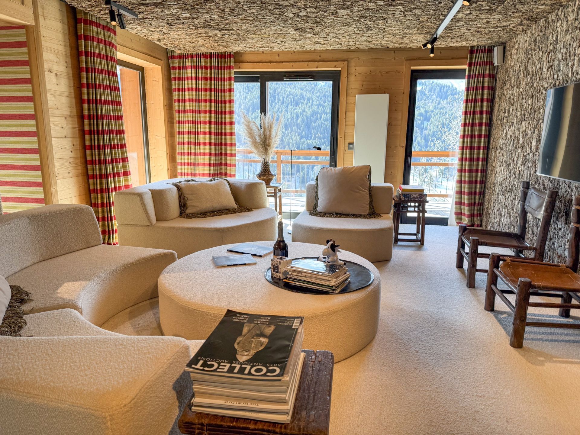chalet de luxe 8 Pièces en location saisonnière sur MERIBEL LES ALLUES (73550)