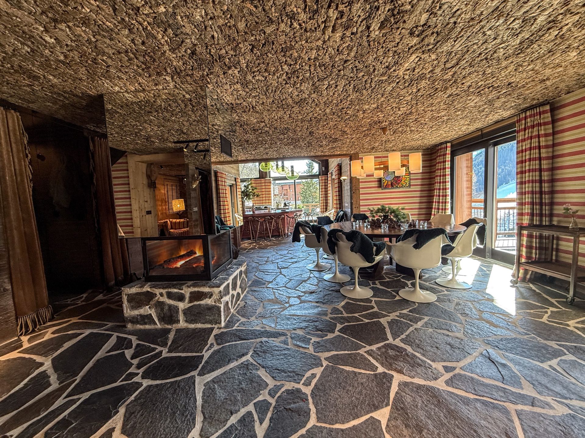 chalet de luxe 8 Pièces en location saisonnière sur MERIBEL LES ALLUES (73550)