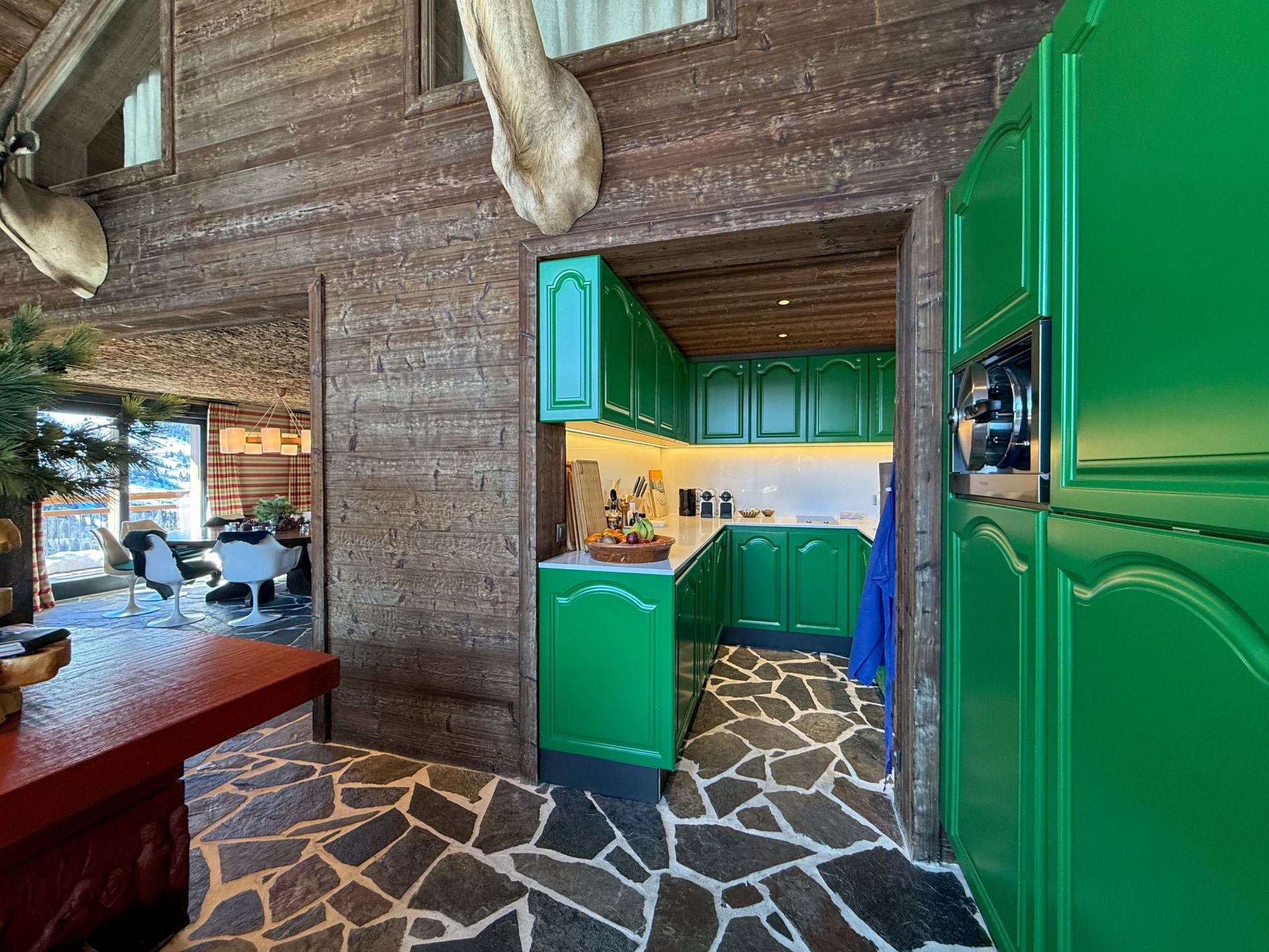chalet de luxe 8 Pièces en location saisonnière sur MERIBEL LES ALLUES (73550)