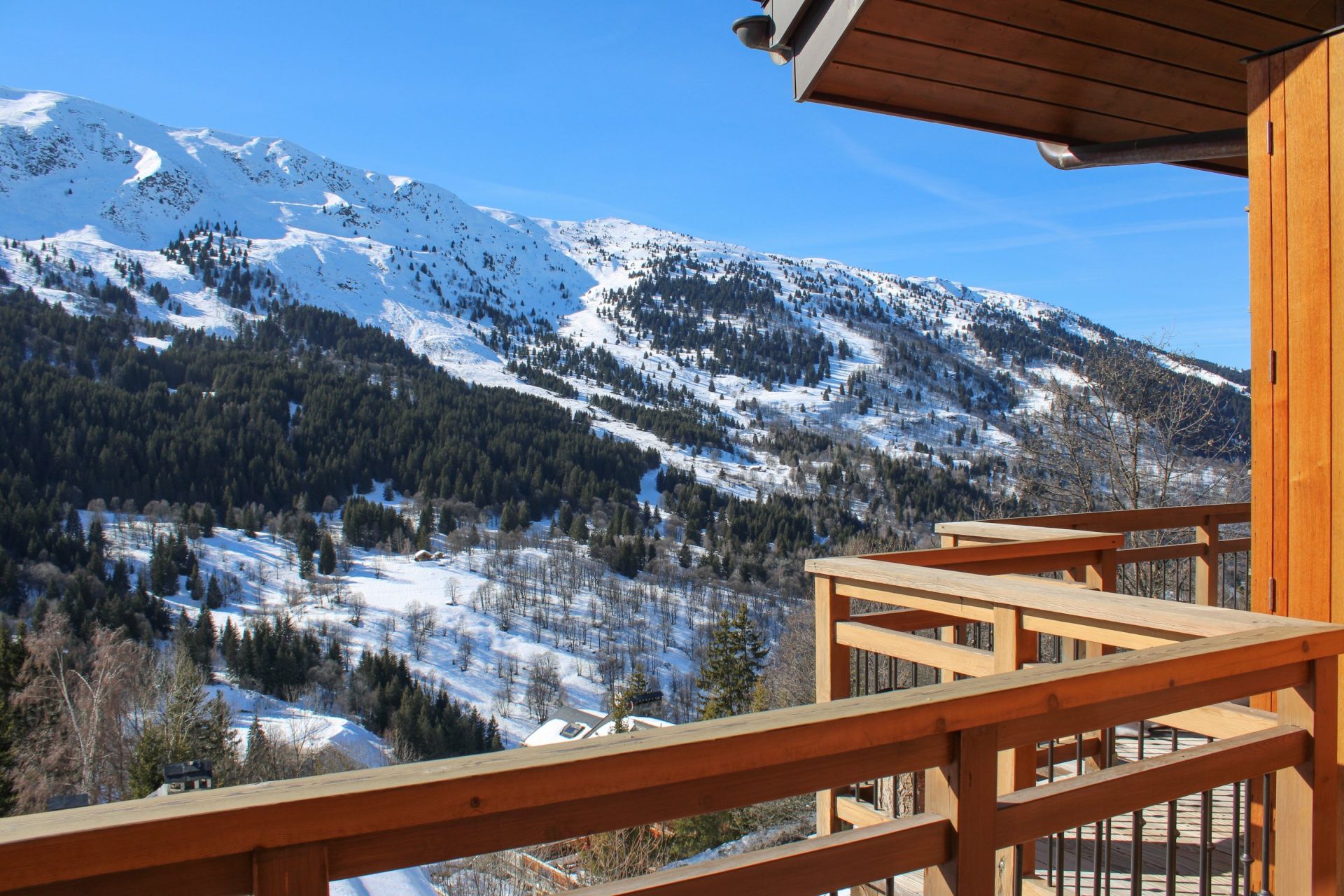 chalet de luxe 8 Pièces en location saisonnière sur MERIBEL LES ALLUES (73550)