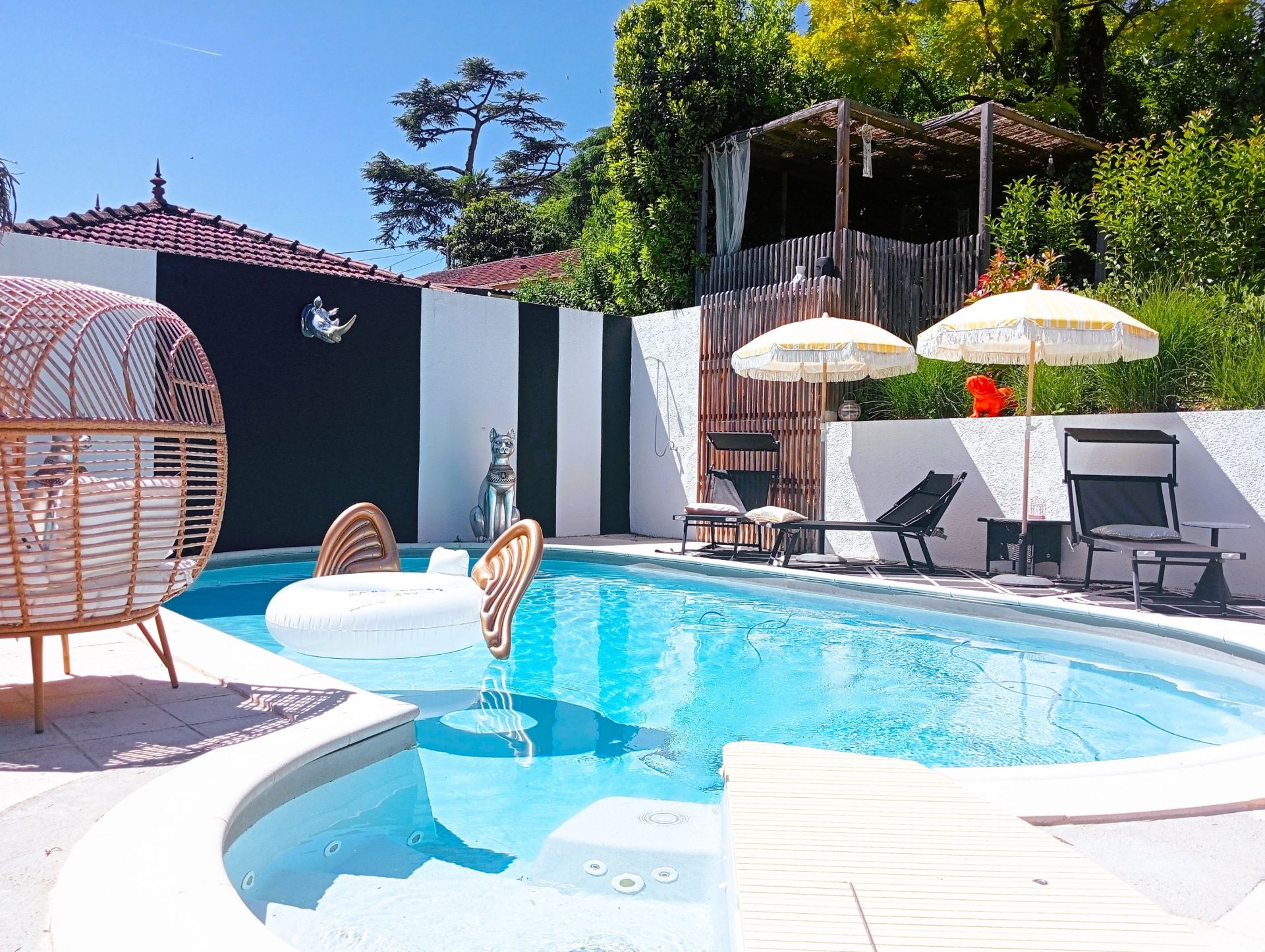 luxury house 10 Rooms for sale on AGEN (47000)