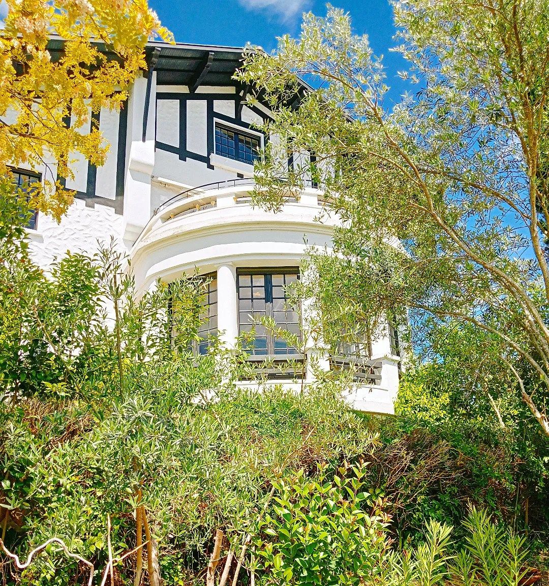 luxury house 10 Rooms for sale on AGEN (47000)