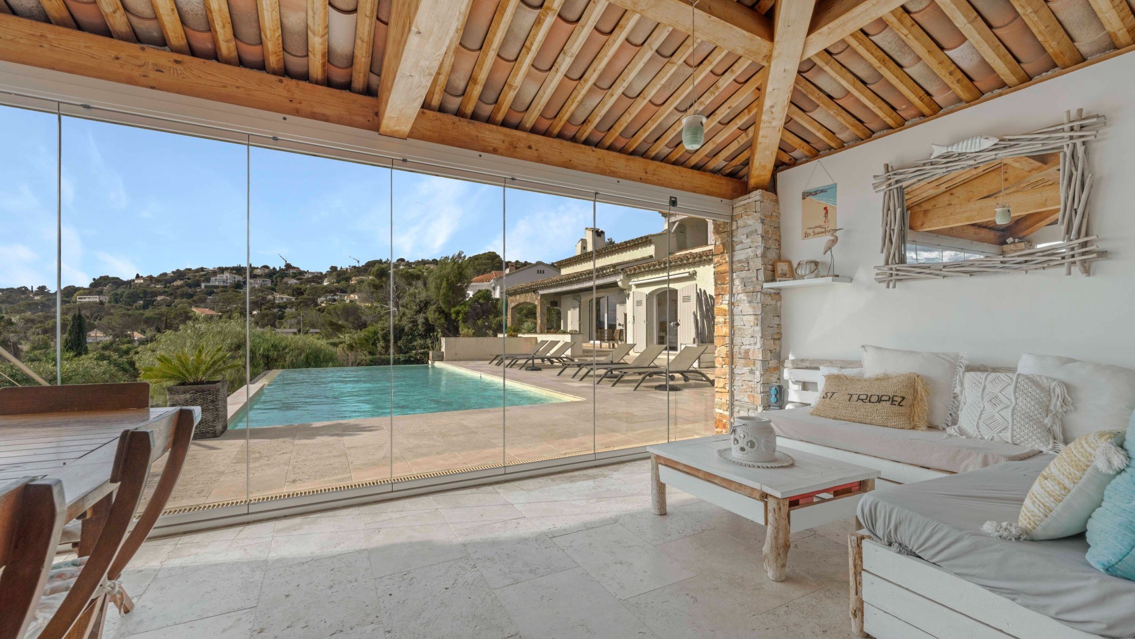 villa de luxe 10 Pièces en vente sur LES ISSAMBRES (83380)