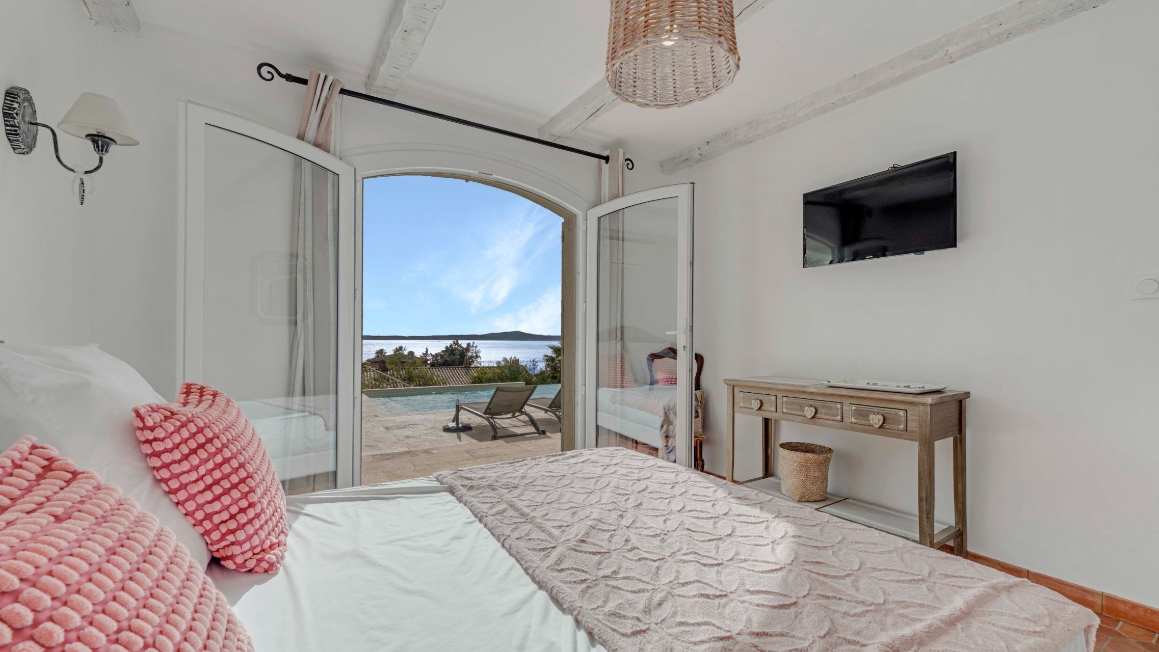 villa de luxe 10 Pièces en vente sur LES ISSAMBRES (83380)